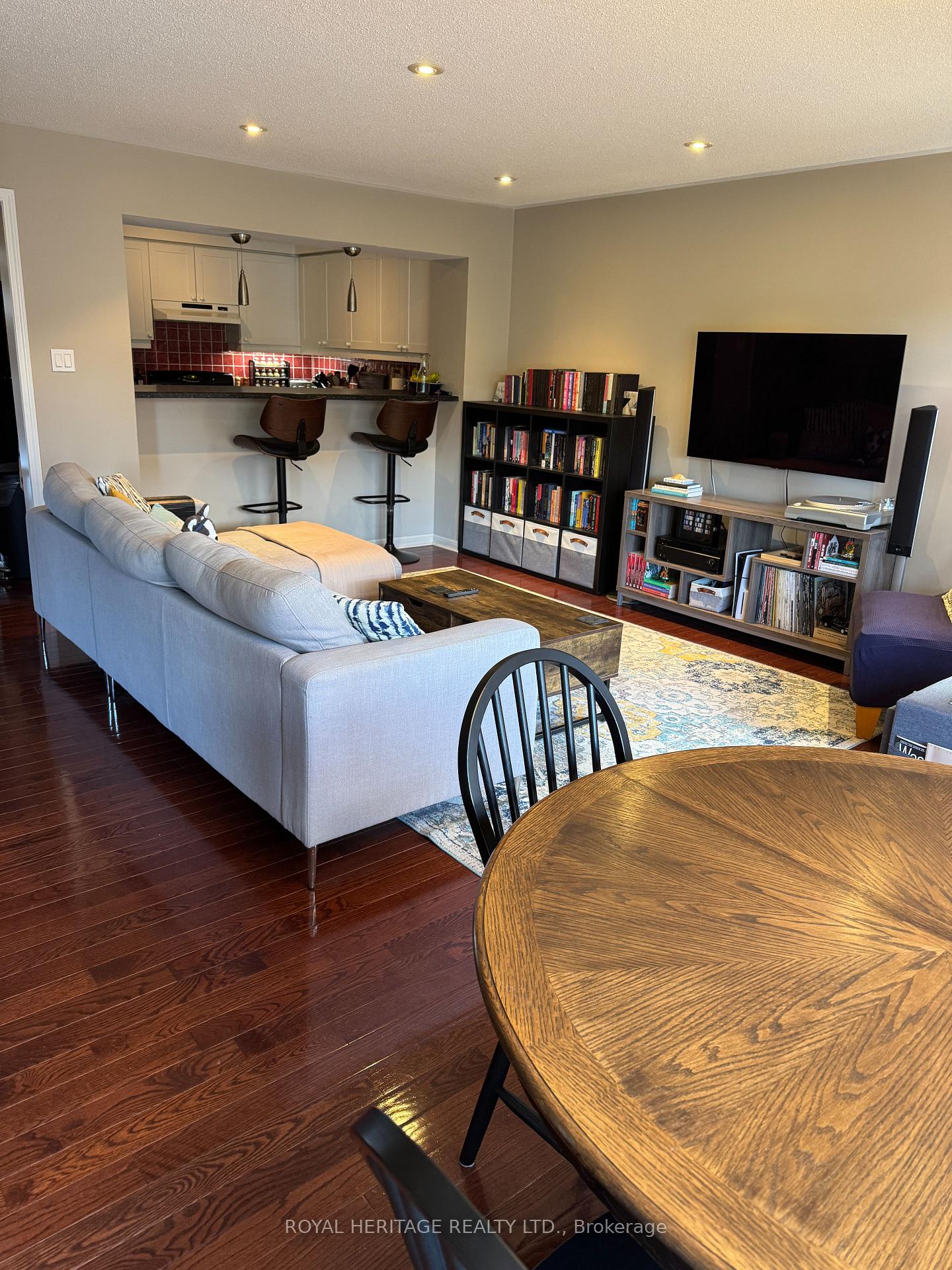 Upper #1 - 2728 Bur Oak Avenue, Markham 2