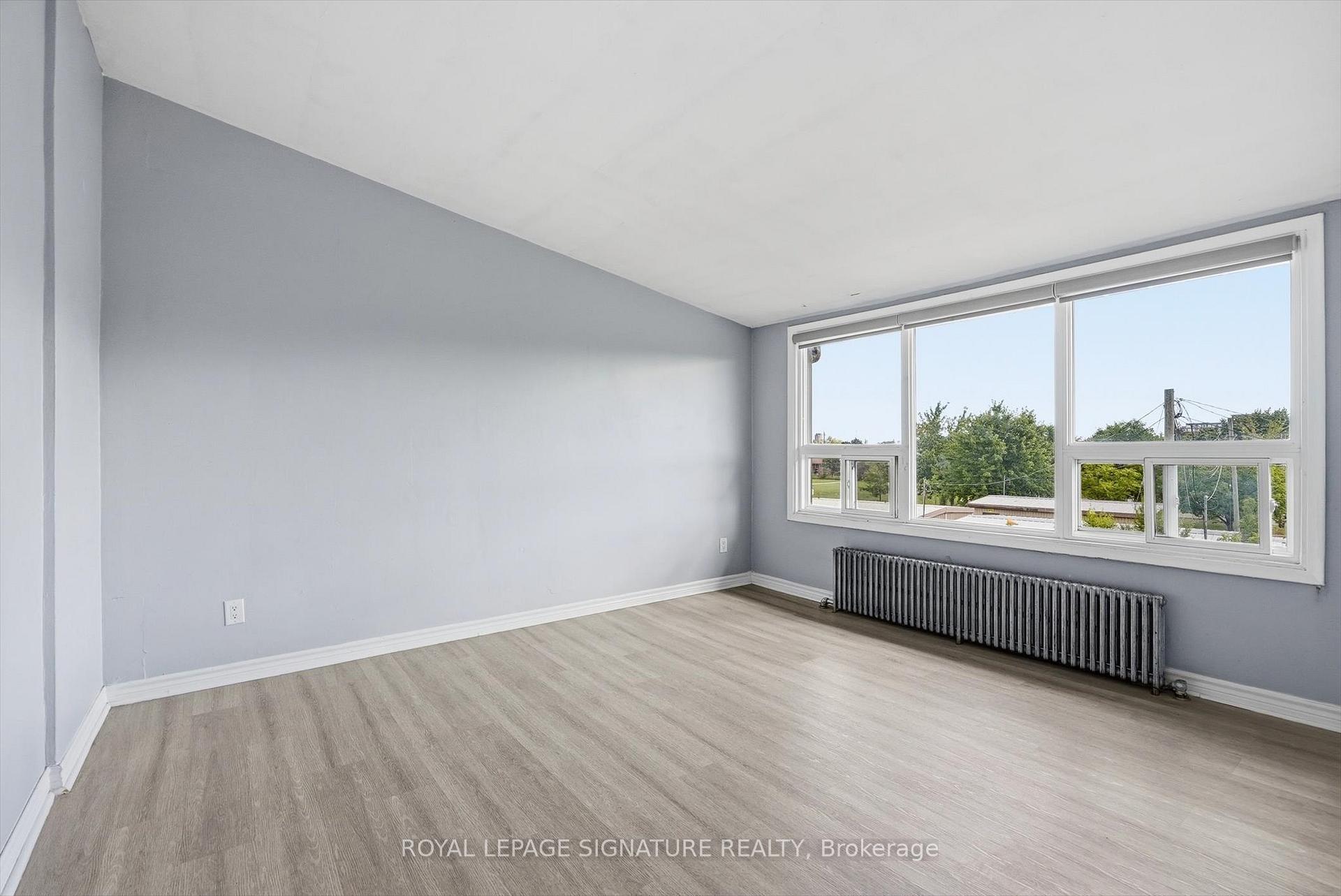 301 - 49 Cuffley Crescent S, Toronto 4