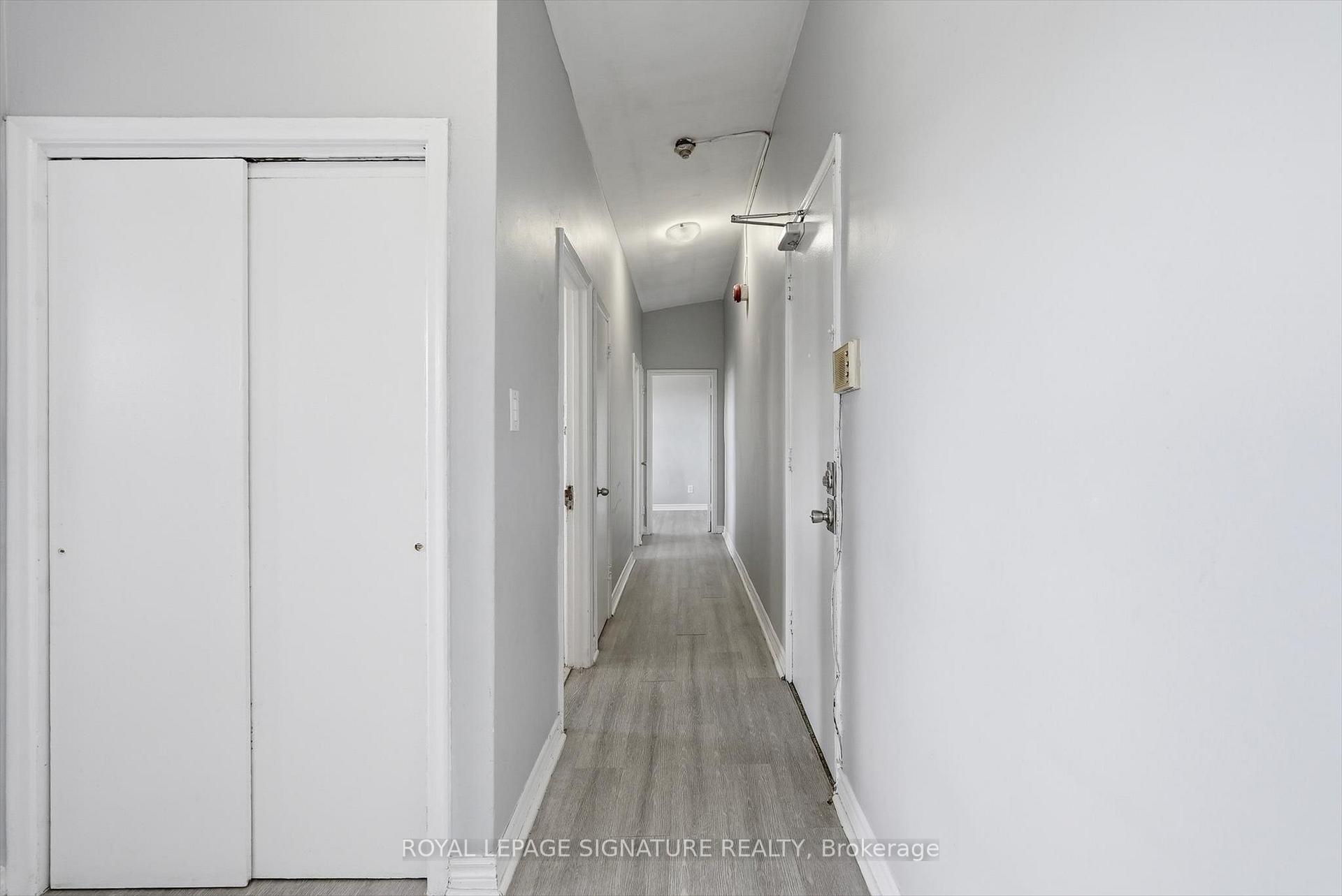301 - 49 Cuffley Crescent S, Toronto 3