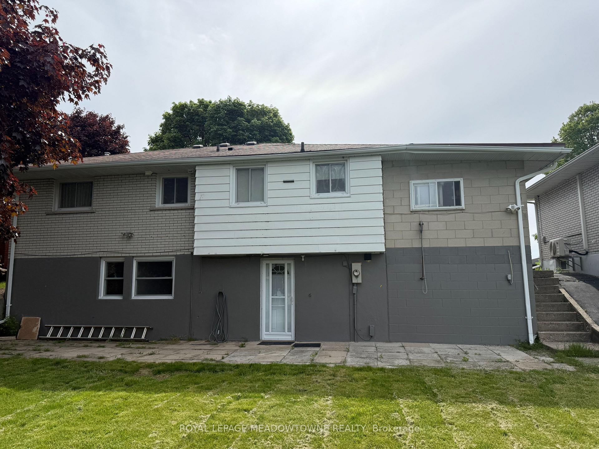 Lower - 44 Lauris Avenue E, Cambridge 2