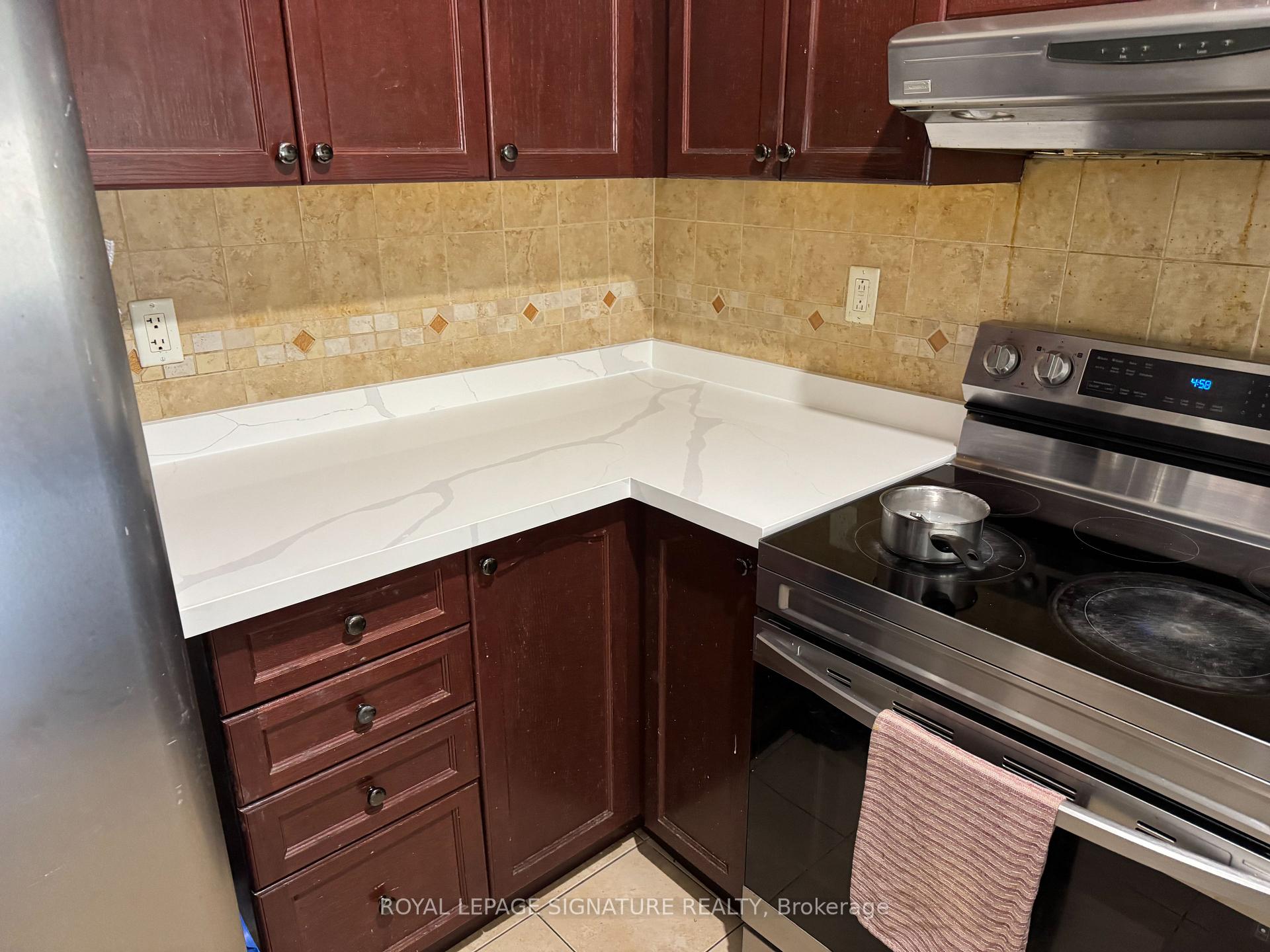 249 Comiskey Crescent, Mississauga 5