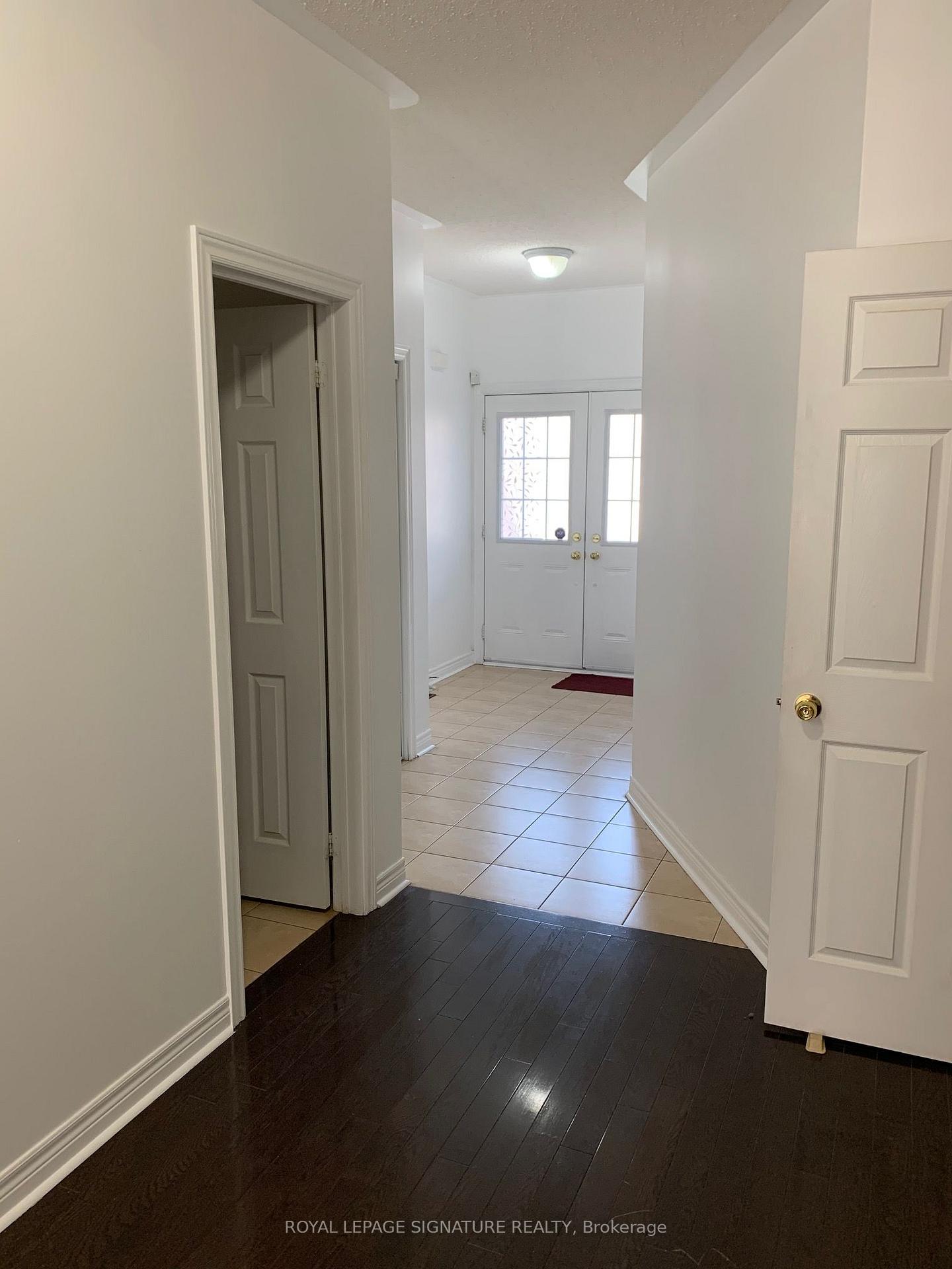 249 Comiskey Crescent, Mississauga 2