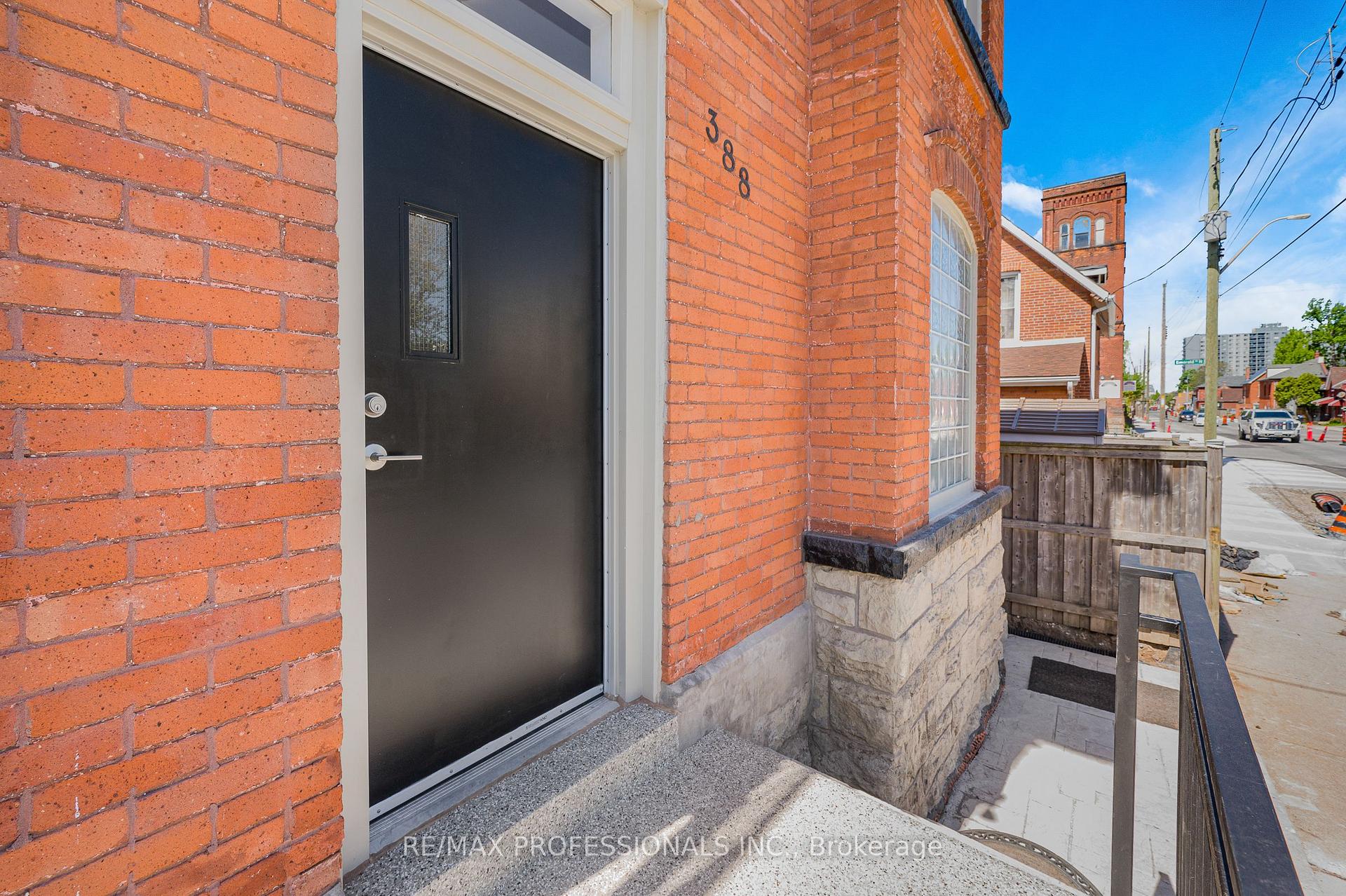 #2 - 388 Wilson Street, Hamilton 3