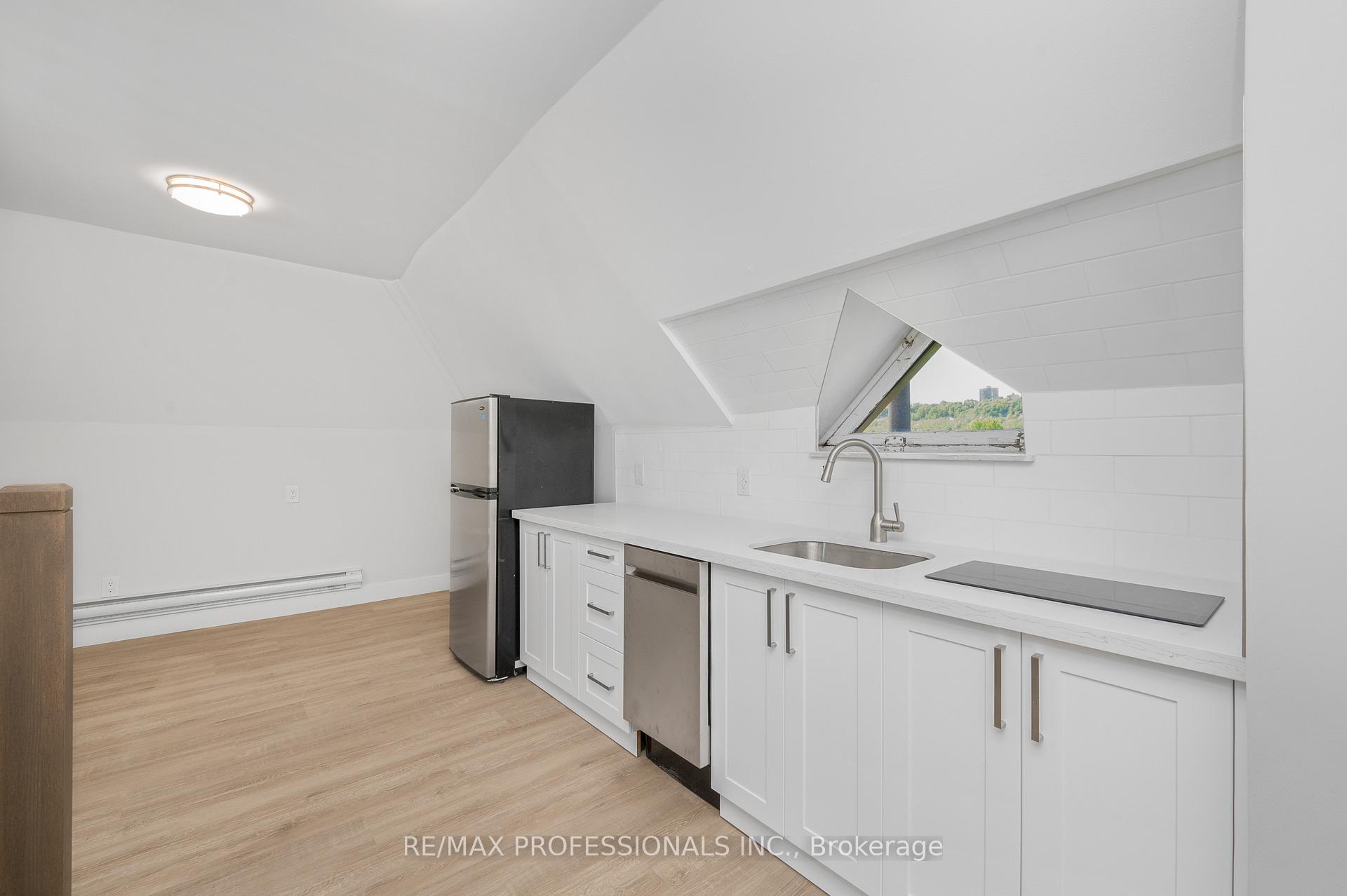 #3 - 388 Wilson Street, Hamilton 3