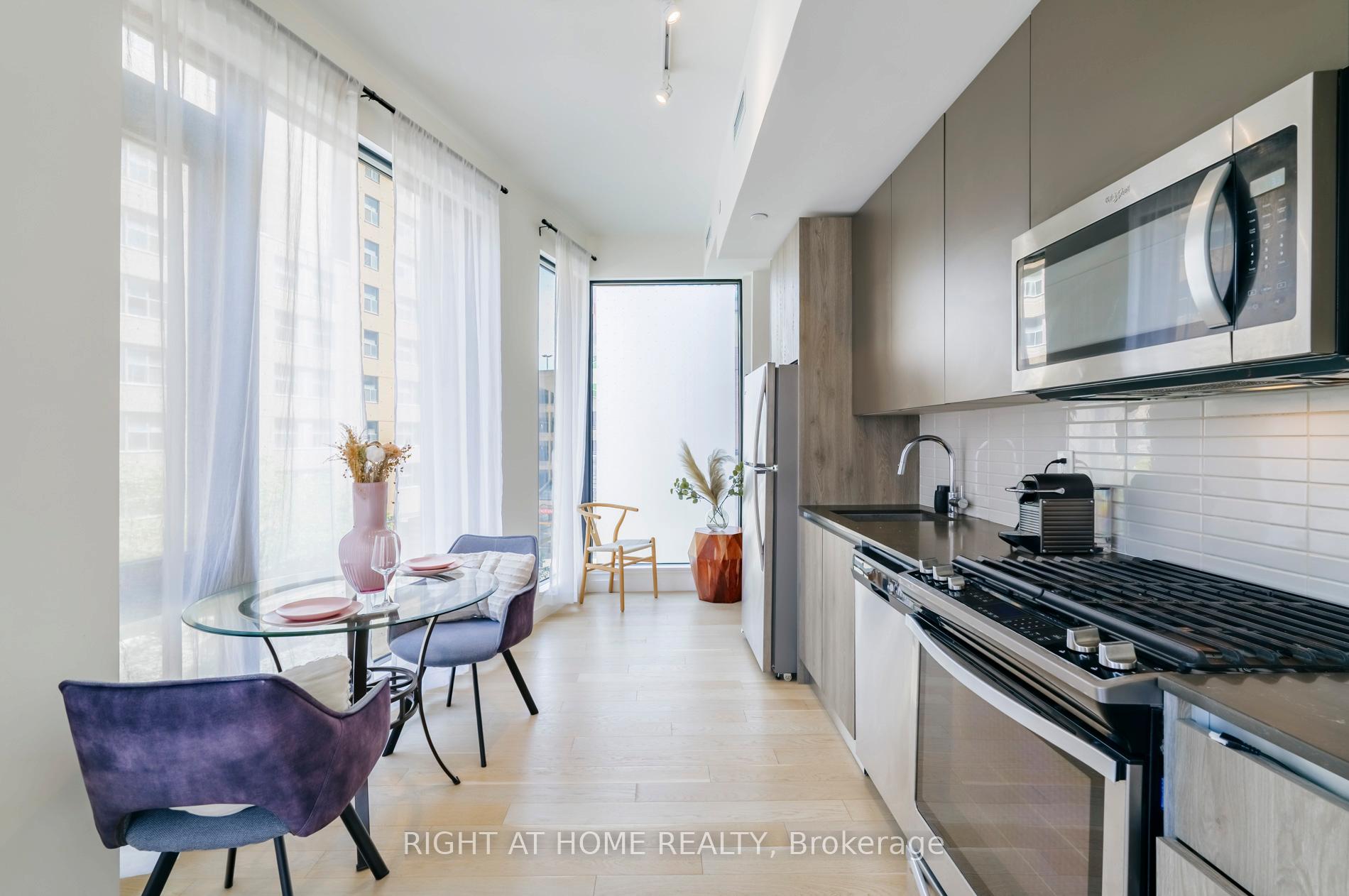 210 - 2A Church Street, Toronto 5