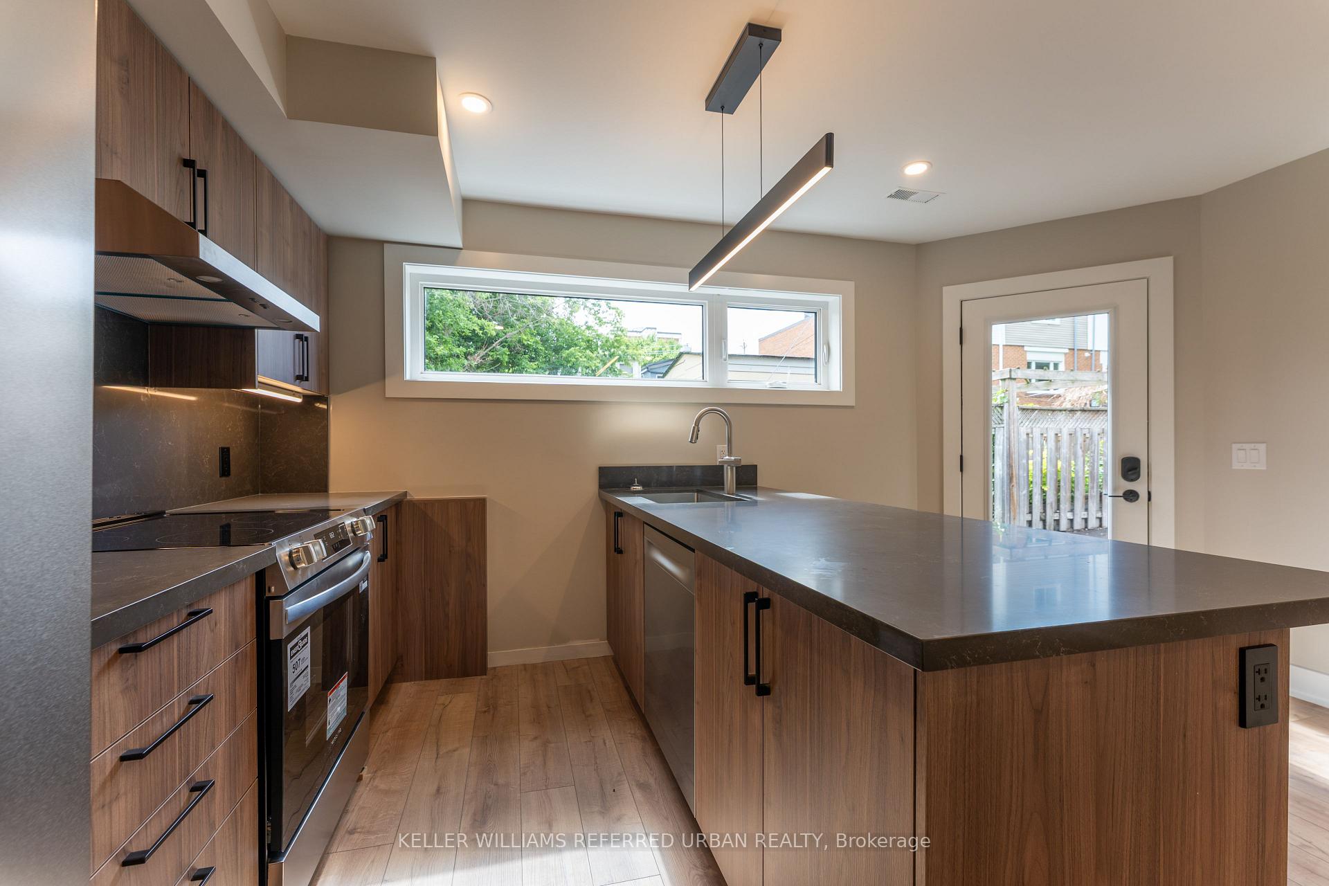 5 - 352 Jones Avenue, Toronto 5