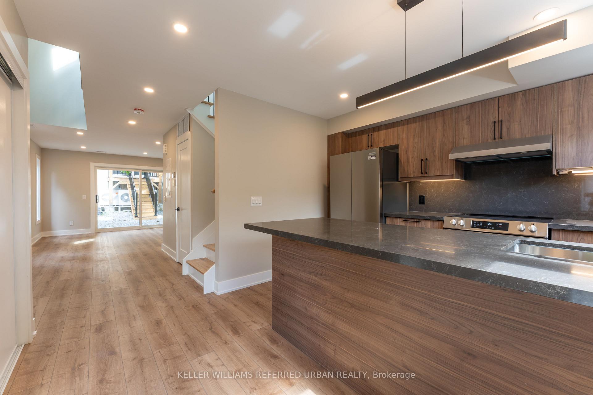 5 - 352 Jones Avenue, Toronto 3