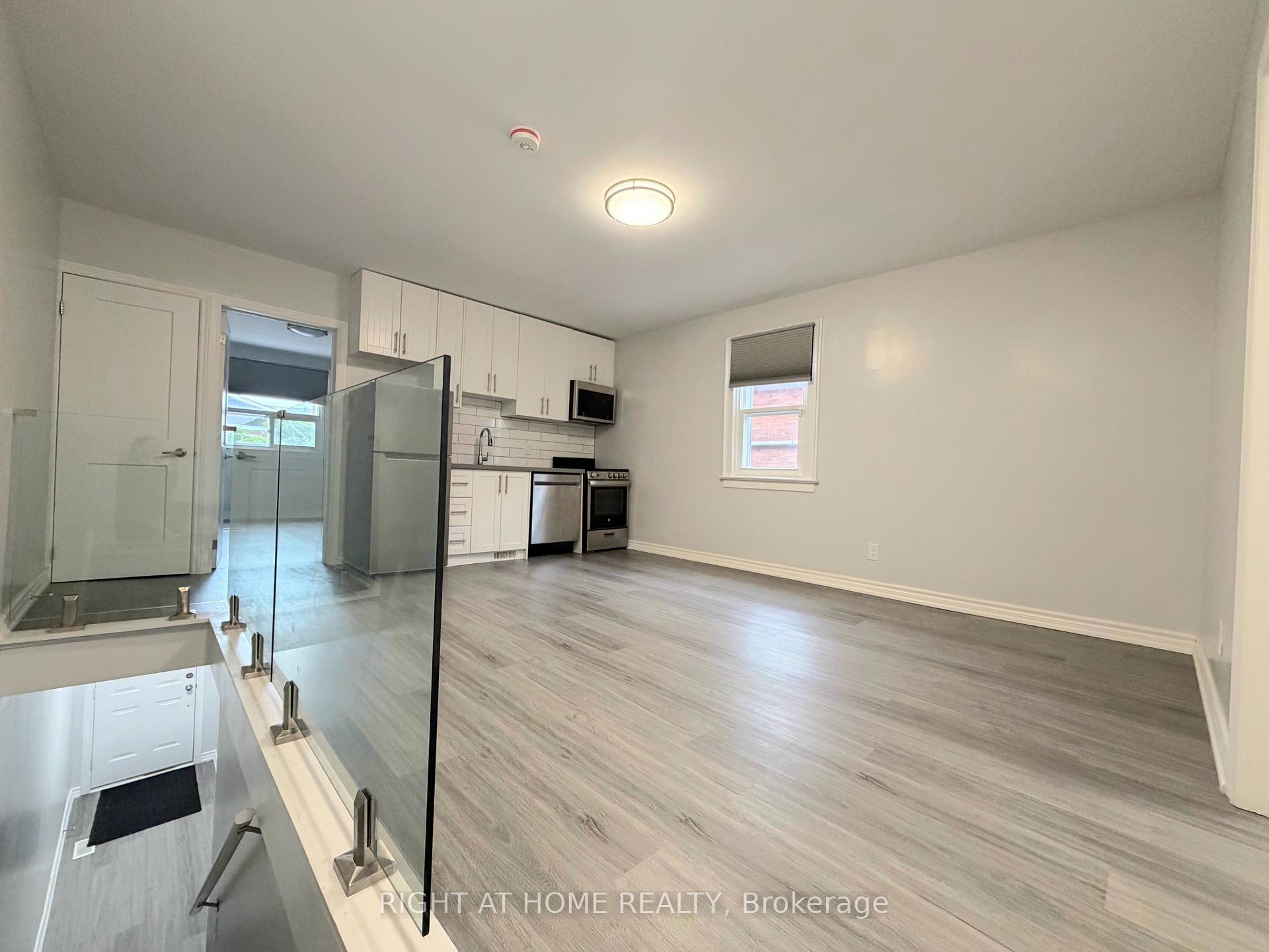 Upper - 408 Strathmore Boulevard, Toronto 4
