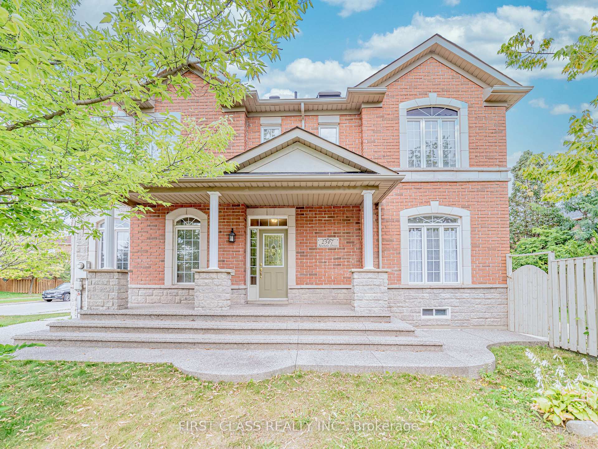 2507 Nichols Drive, Oakville 2