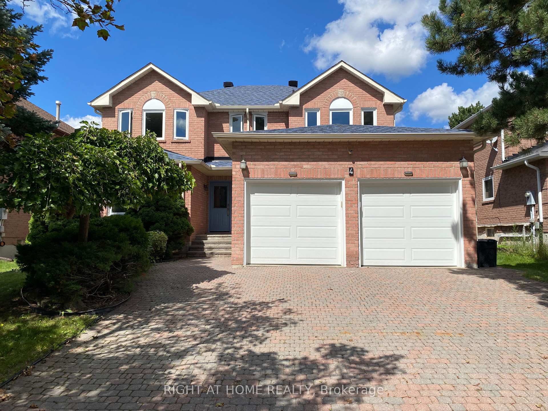 4 Kirkland Court Richmond Hill Ontario Canada Sale residential HEZEKIAH TAI HomeLife Landmark Realty Inc., Brokerage