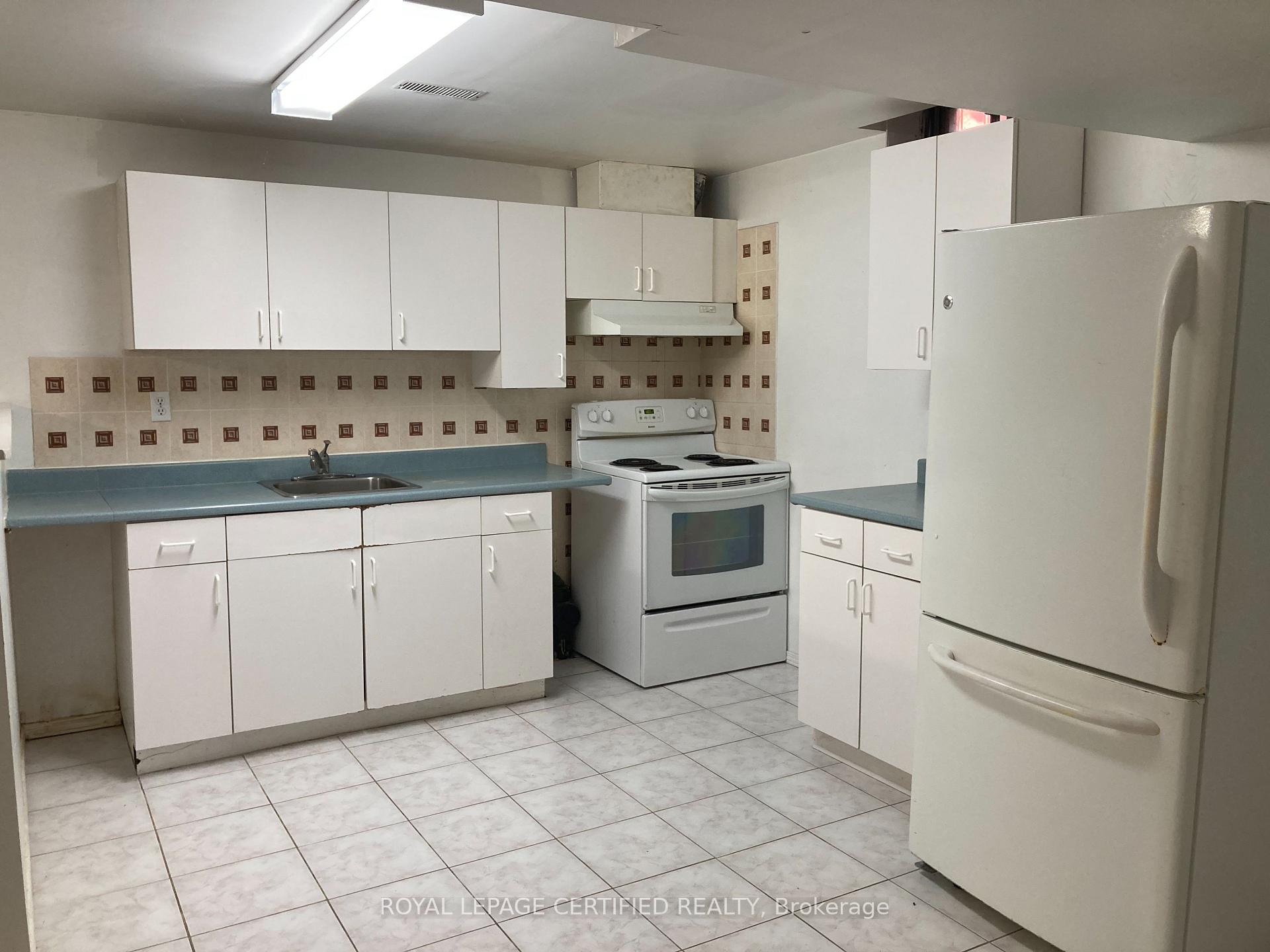 Bsmt - 5480 Whitehorn Avenue, Mississauga 3