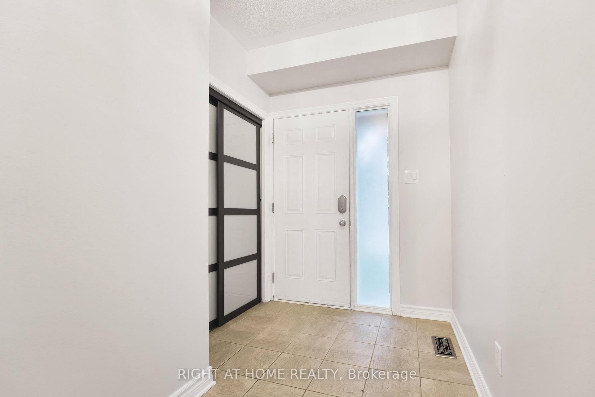 514 Cherokee Way, Ottawa 4
