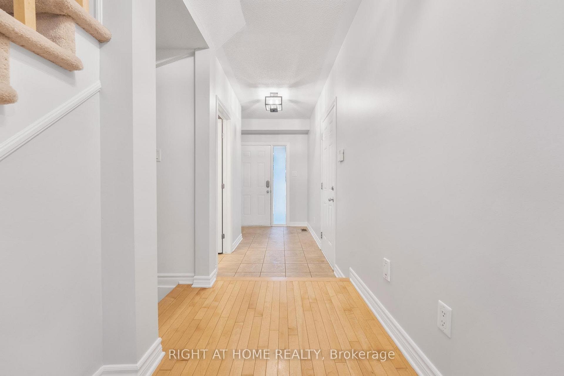 514 Cherokee Way, Ottawa 3