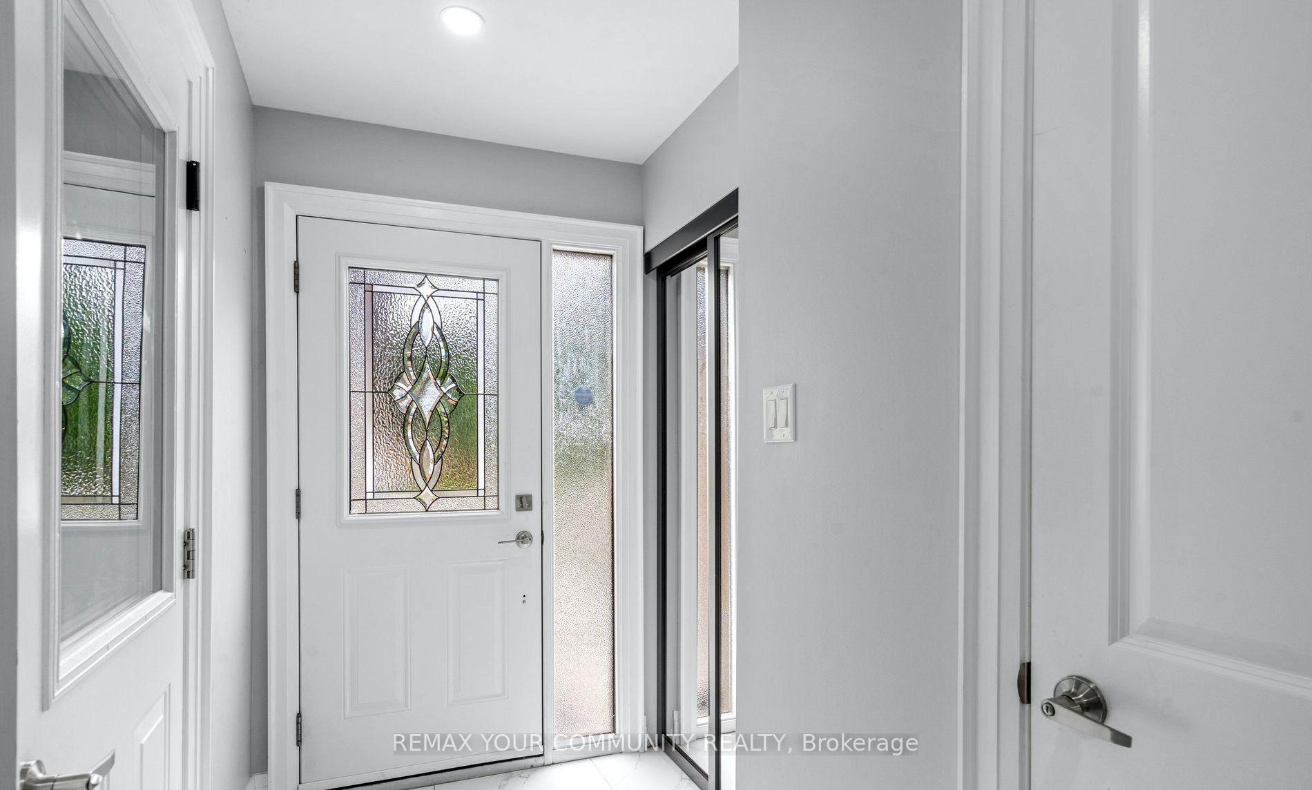 700 Stonepath Circle, Pickering 2