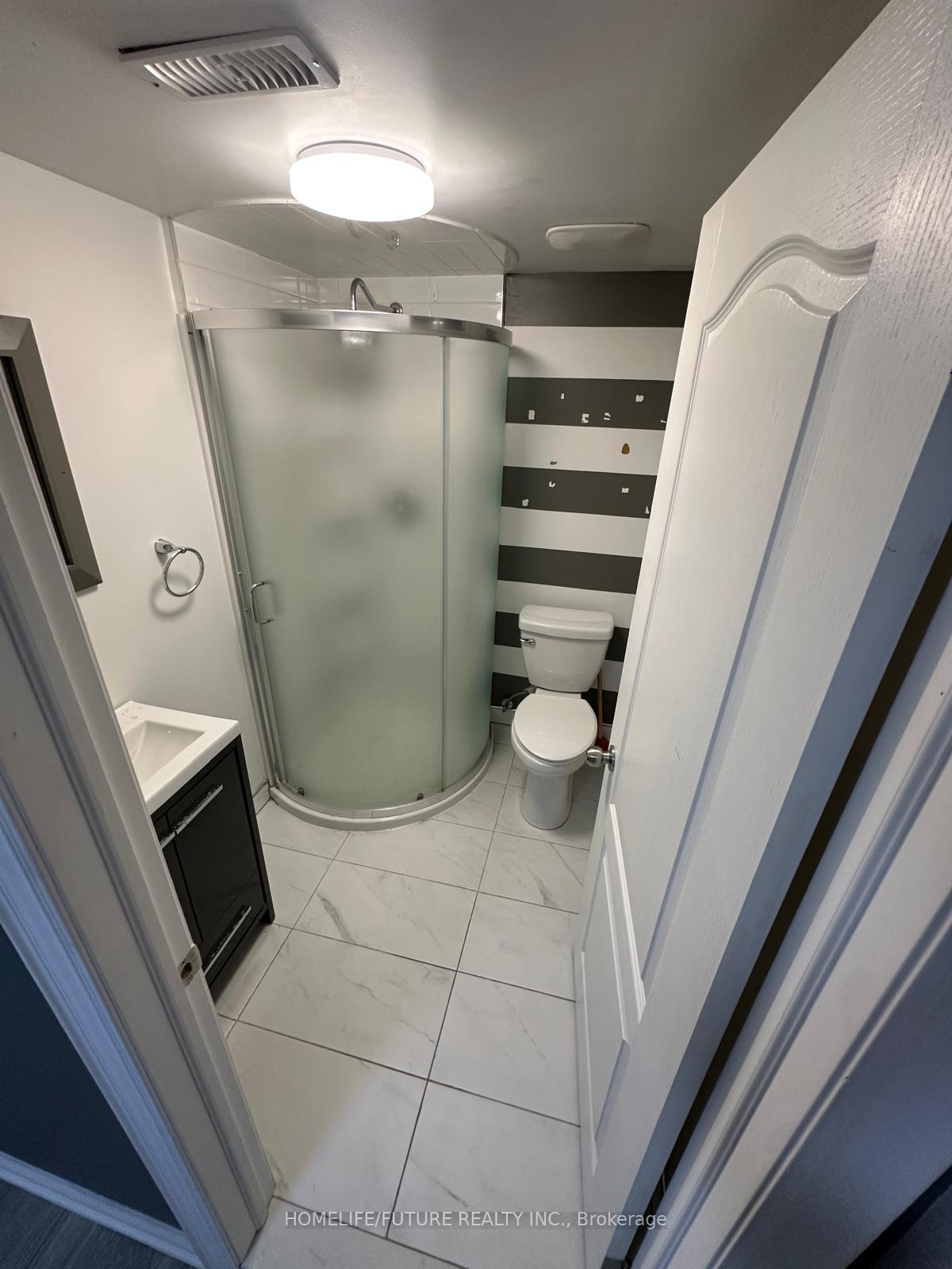 Bsmt Unit 1 - 33 Oldborough Circle, Toronto 2