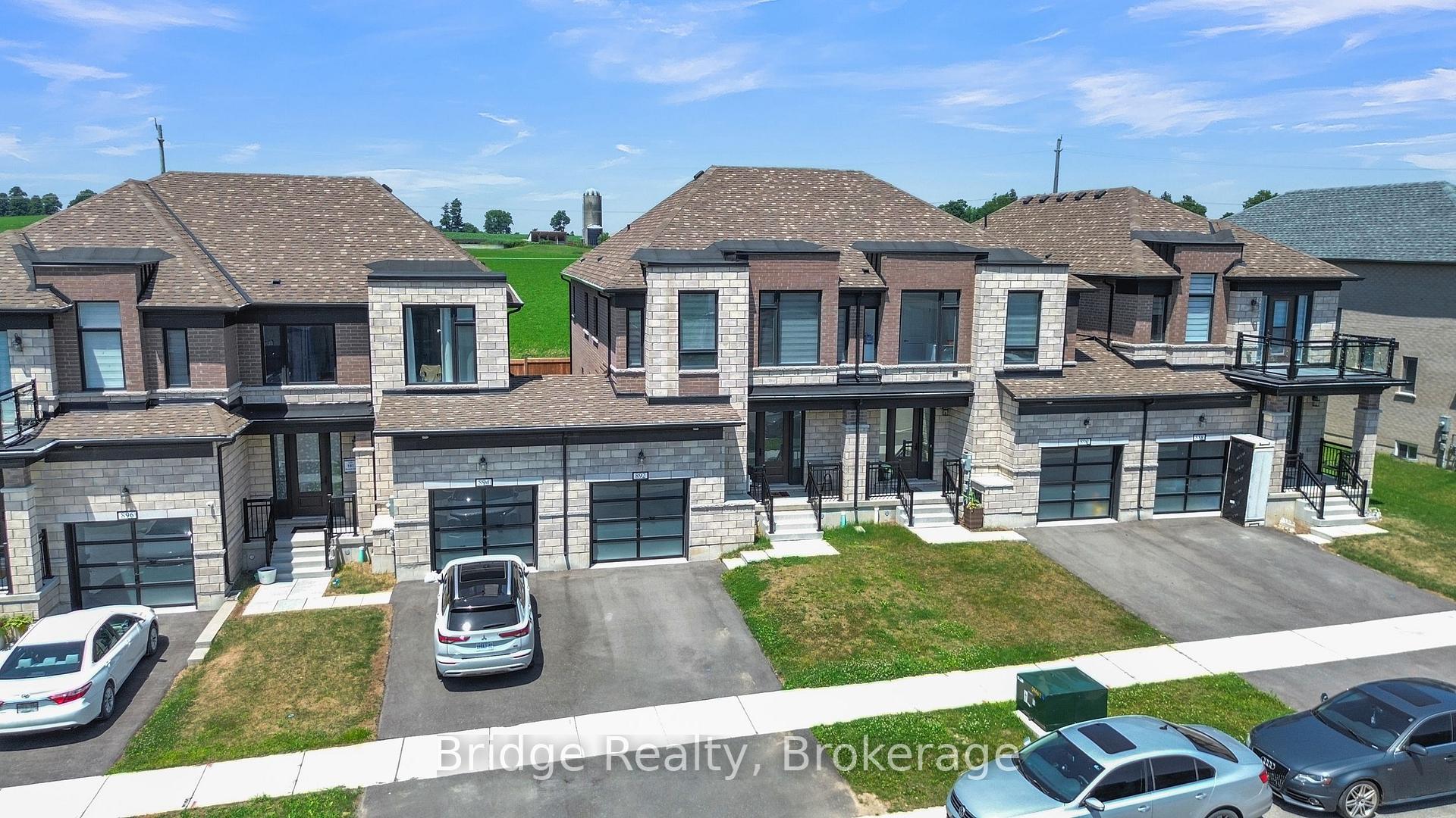 892 Sobeski Avenue, Woodstock 2