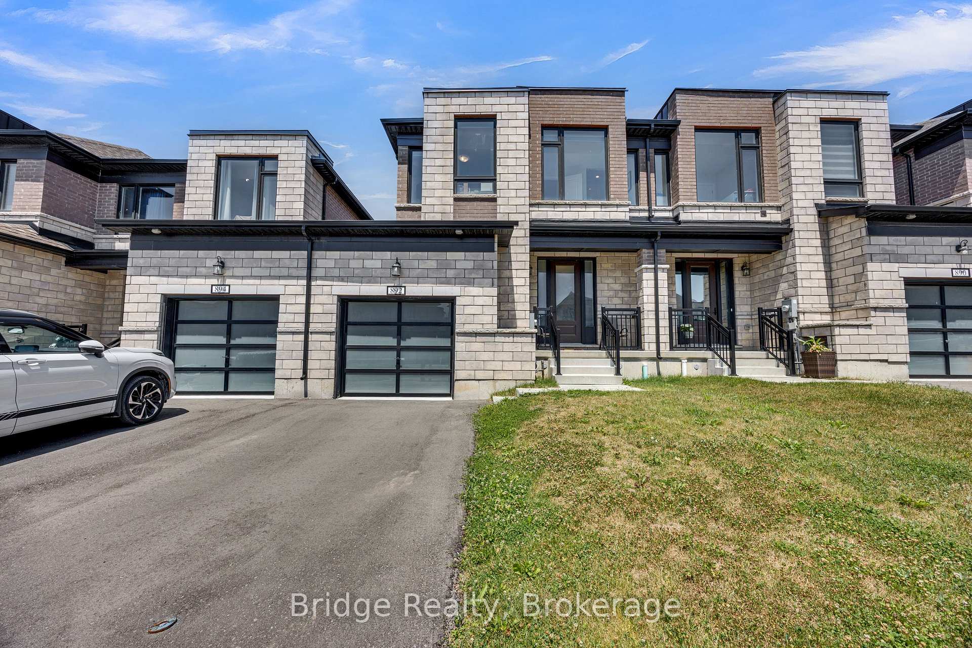892 Sobeski Avenue, Woodstock 4