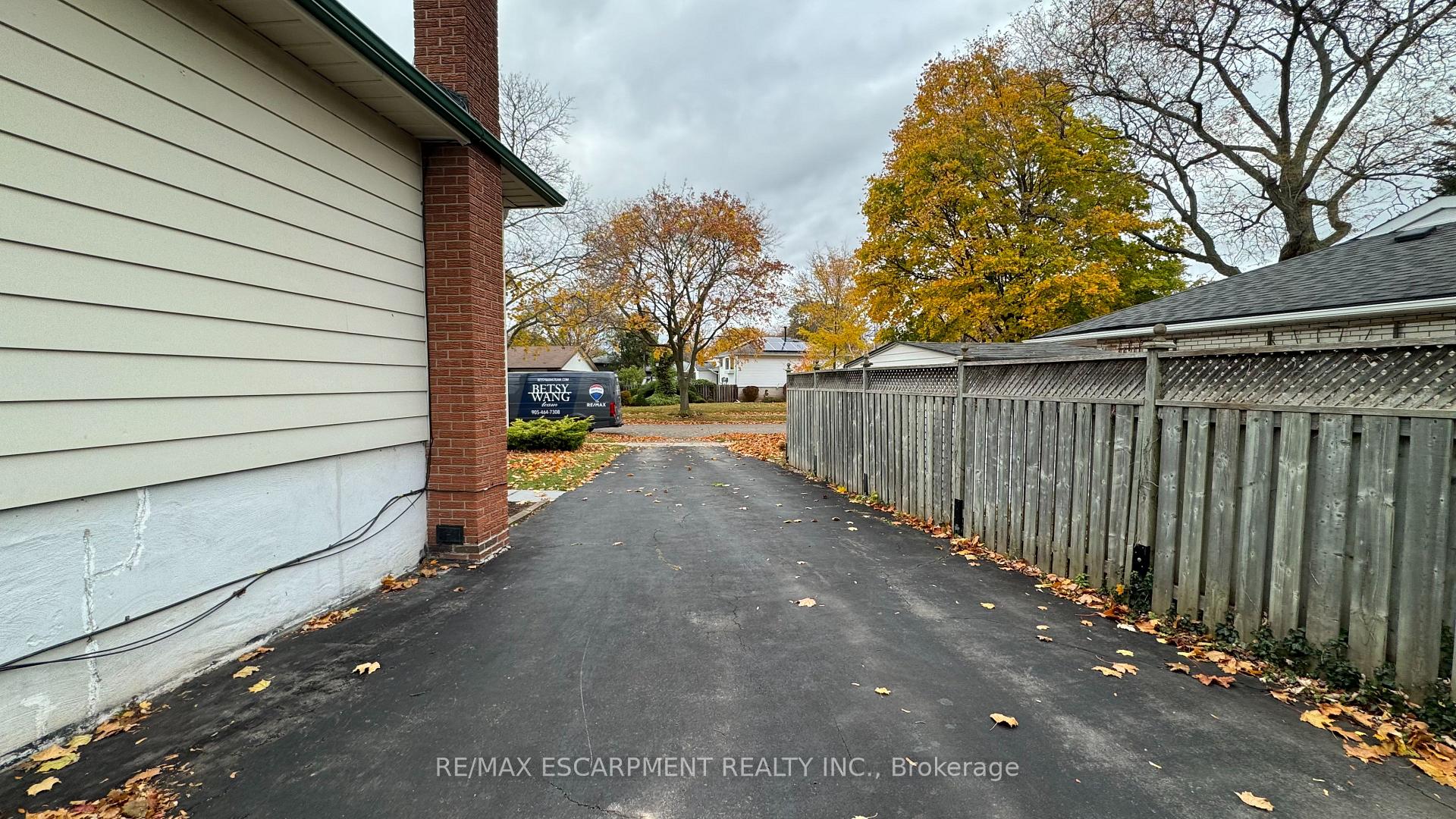 5440 Windermere Drive, Burlington 3