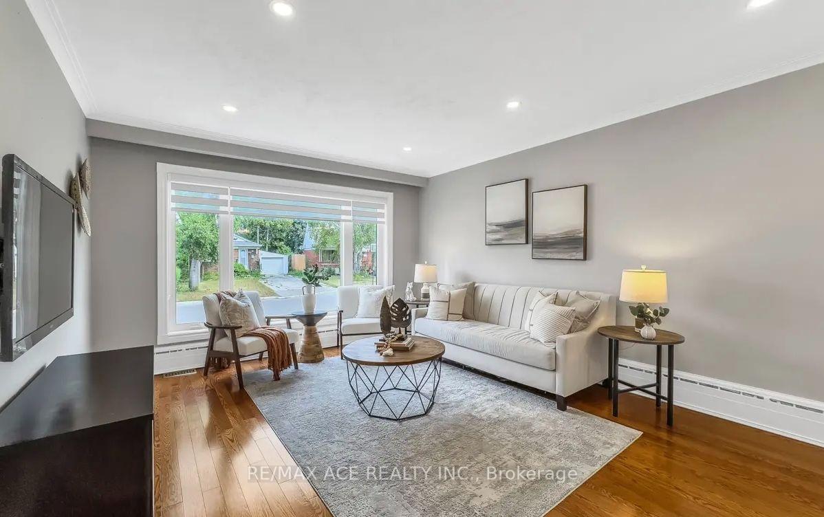 Main - 52 Ivorwood Crescent, Toronto 2