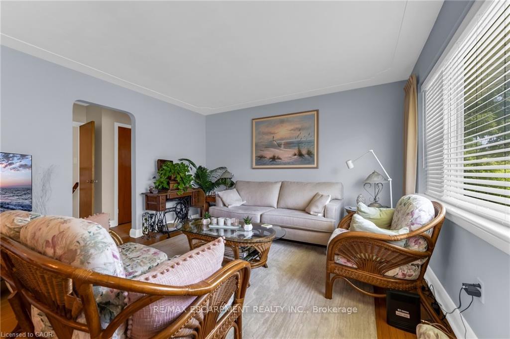 236 Pine Cove Road, Burlington 4