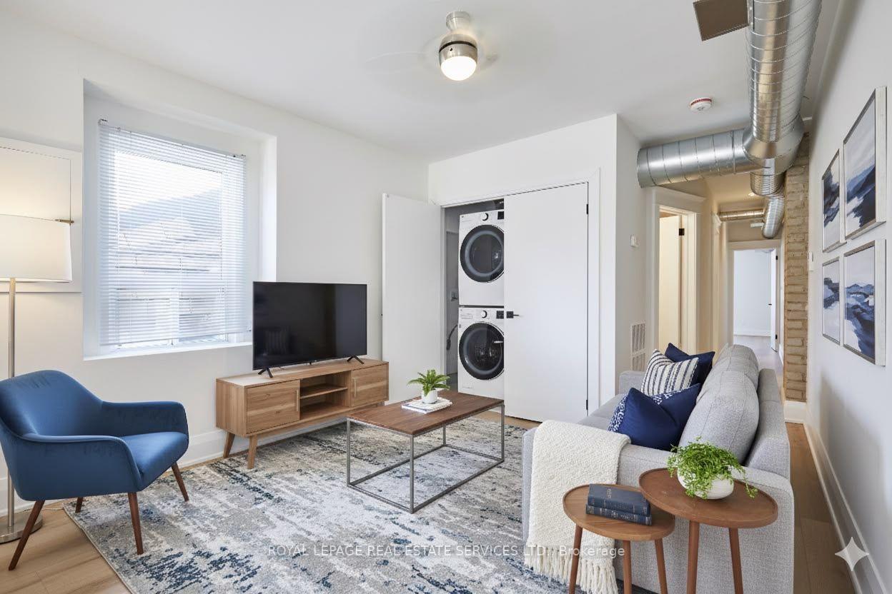 2nd Floor - 927 Kingston Road, Toronto 5