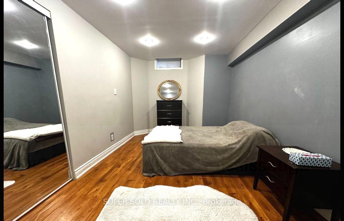 3421 Crompton Crescent, Mississauga 4