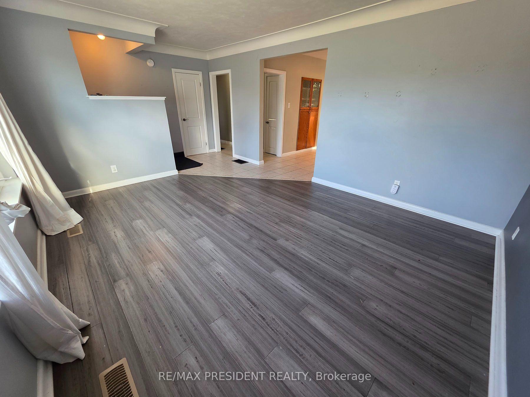(Upper) - 2280 Mountainside Drive, Burlington 5