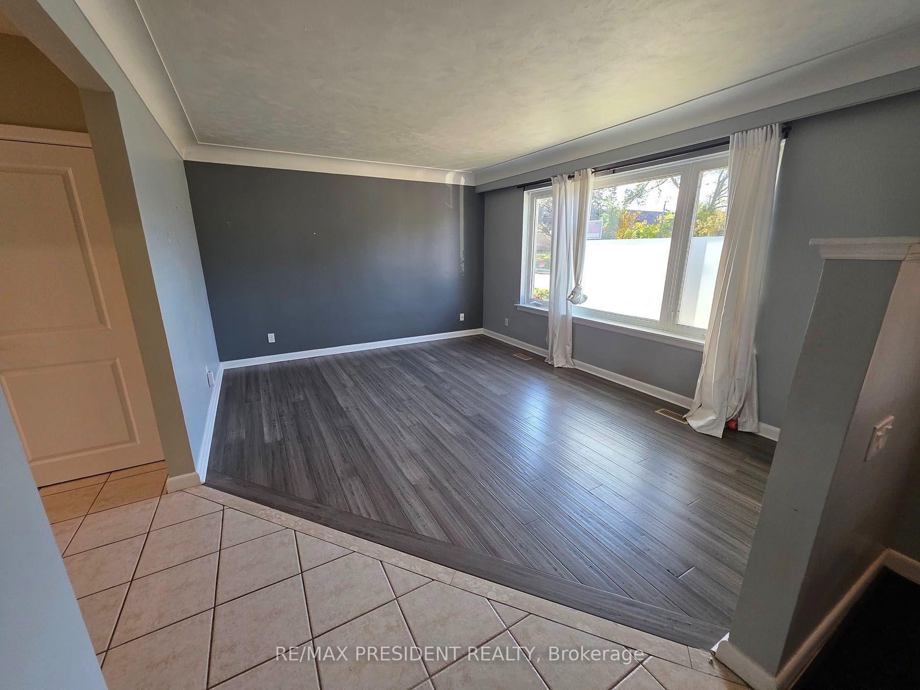 (Upper) - 2280 Mountainside Drive, Burlington 4