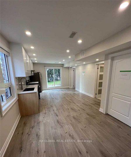 Main - 92 Heatherside Drive, Toronto 5