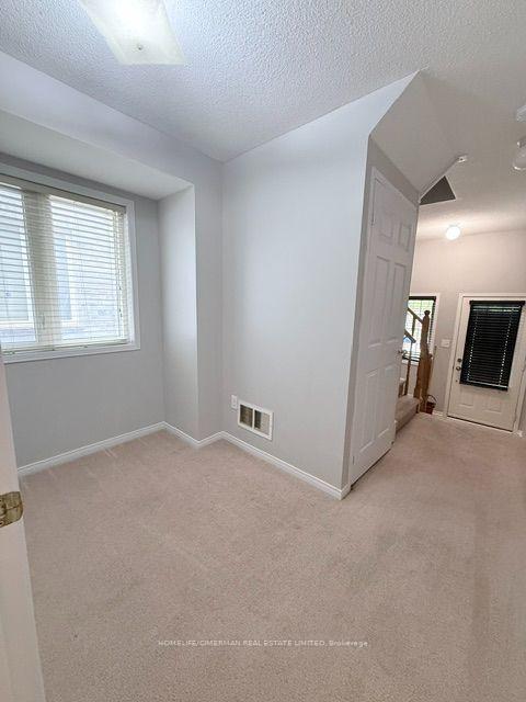 35 Linnell Street, Ajax 4
