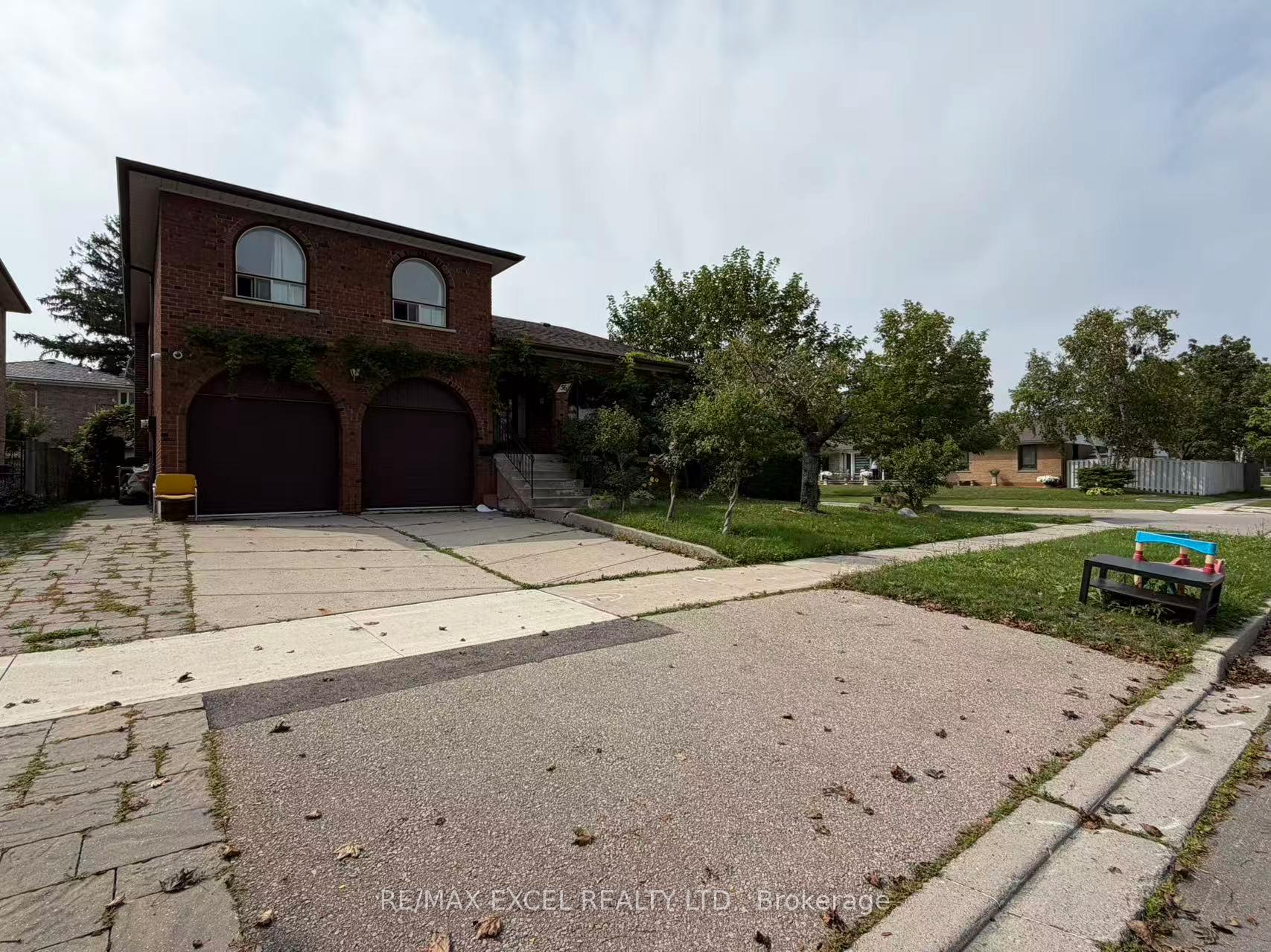 Upper - 56 Leafield Drive, Toronto 3