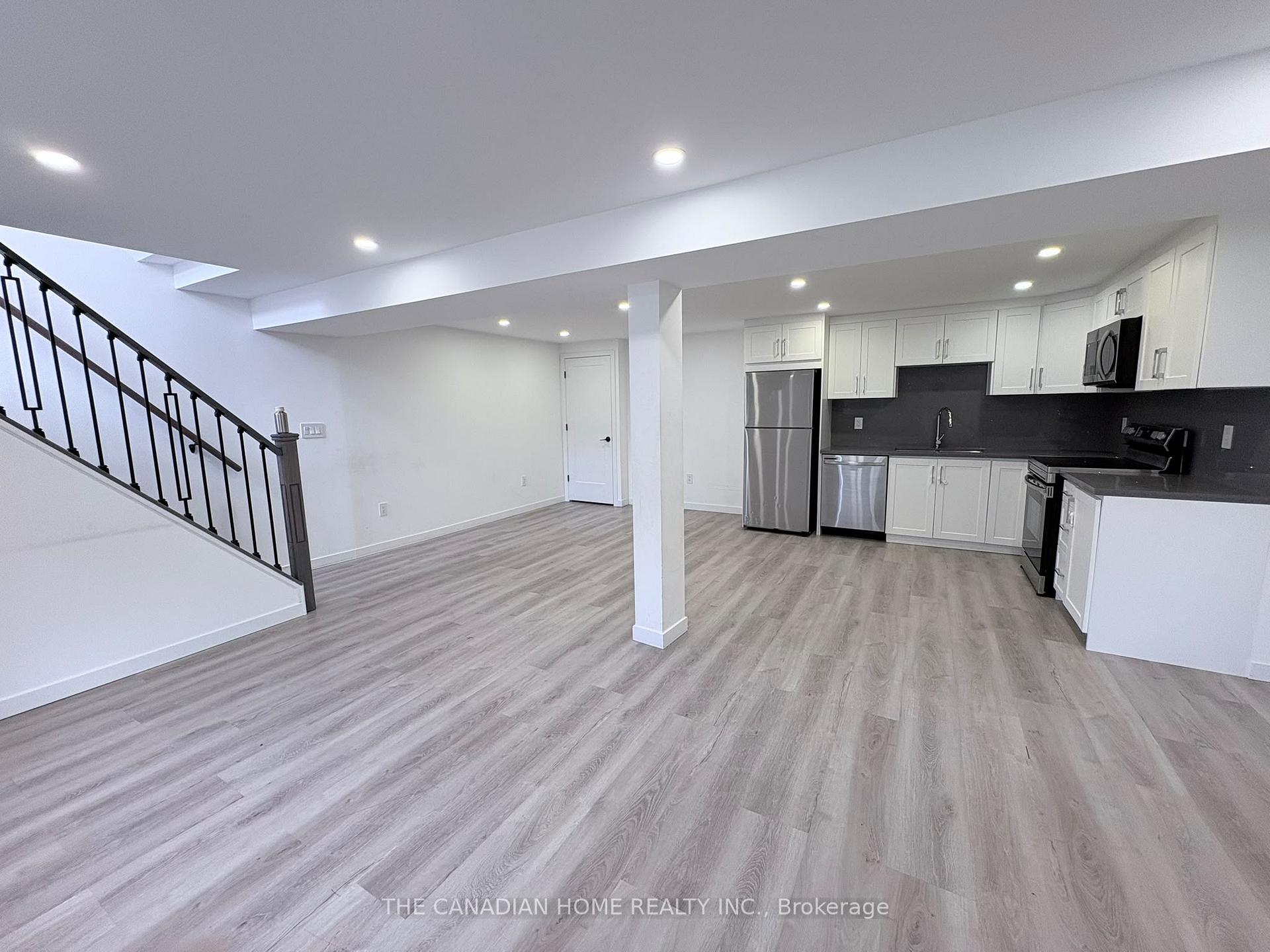 2 - 63 Champlain Avenue, Hamilton 3