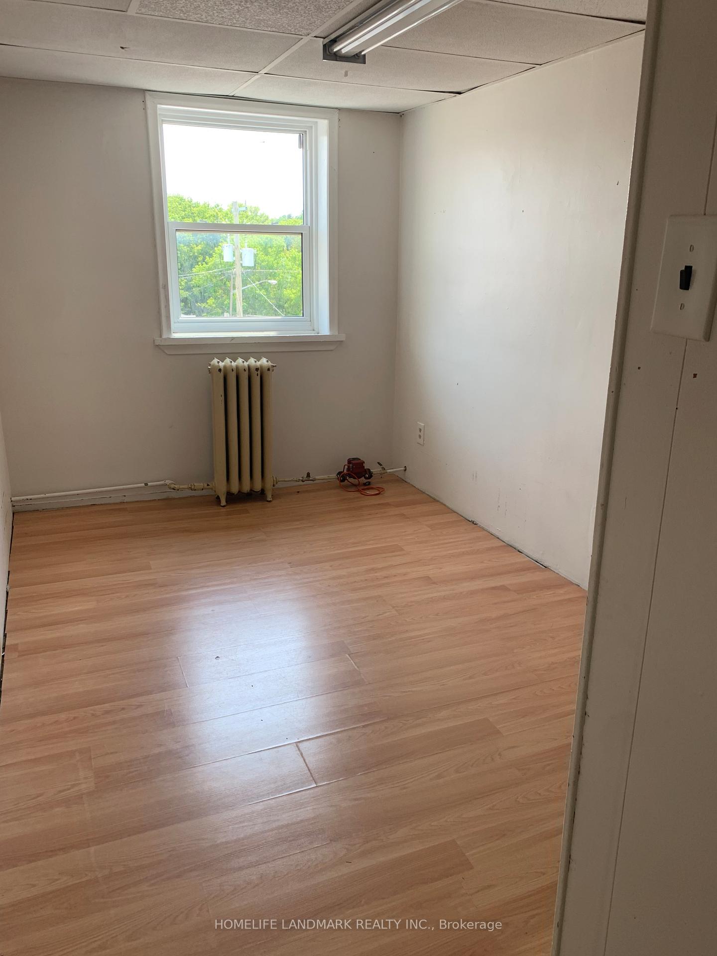 9 - 2 Bascom Street S, Uxbridge 4