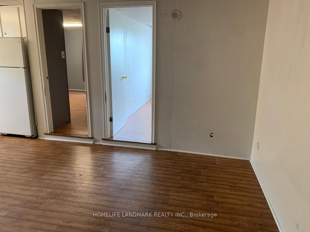 9 - 2 Bascom Street S, Uxbridge 5
