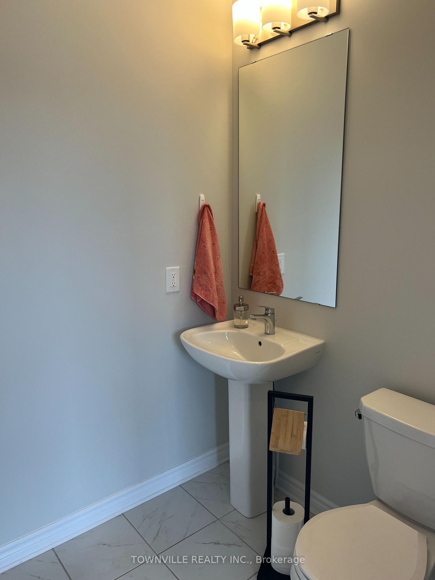 26 Chemin De Jargeau Road, Ottawa 3