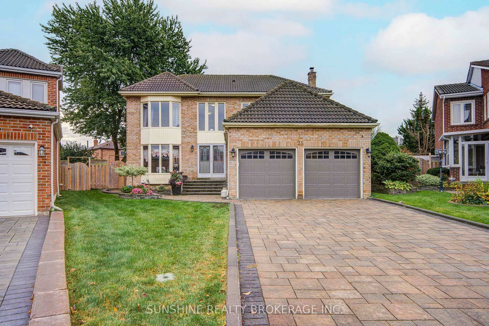 23 Parsborough Court Toronto Ontario Canada Sale residential   Sunshine Realty Brokerage Inc.