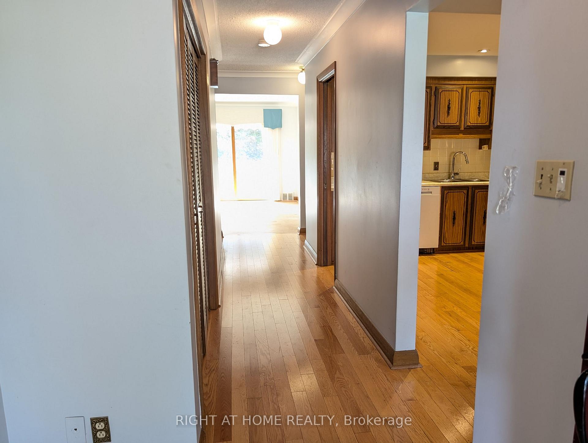 Main Floor - 716 Tulip Court, Oshawa 5