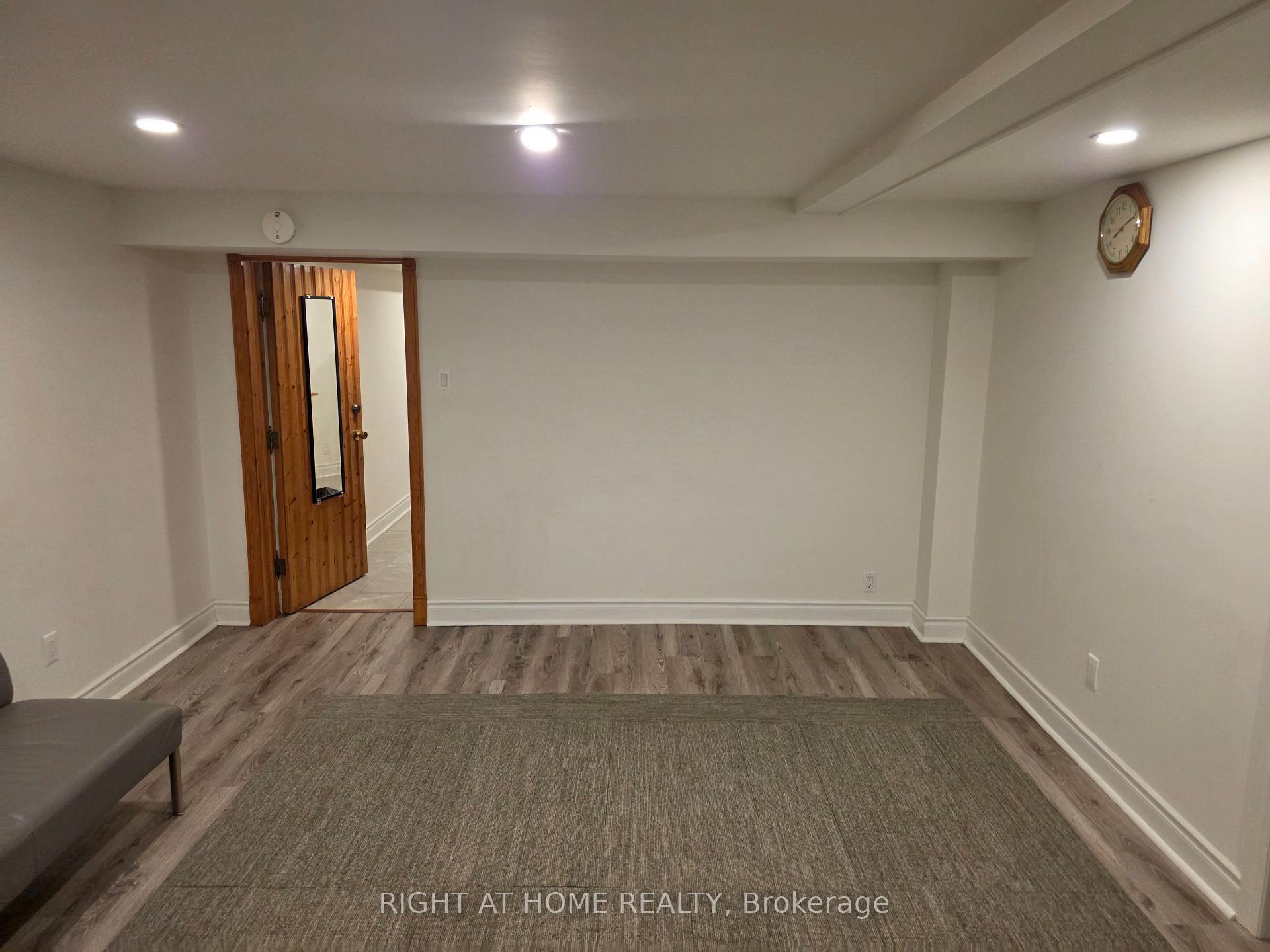 Lower - 131 Thicketwood Drive, Toronto 4