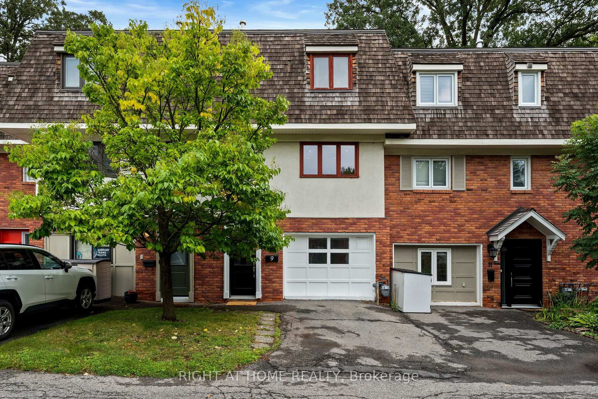 9 Marco Lane Ottawa Ontario Canada Sale residential Henga Nayeri Right at Home Realty, Brokerage*