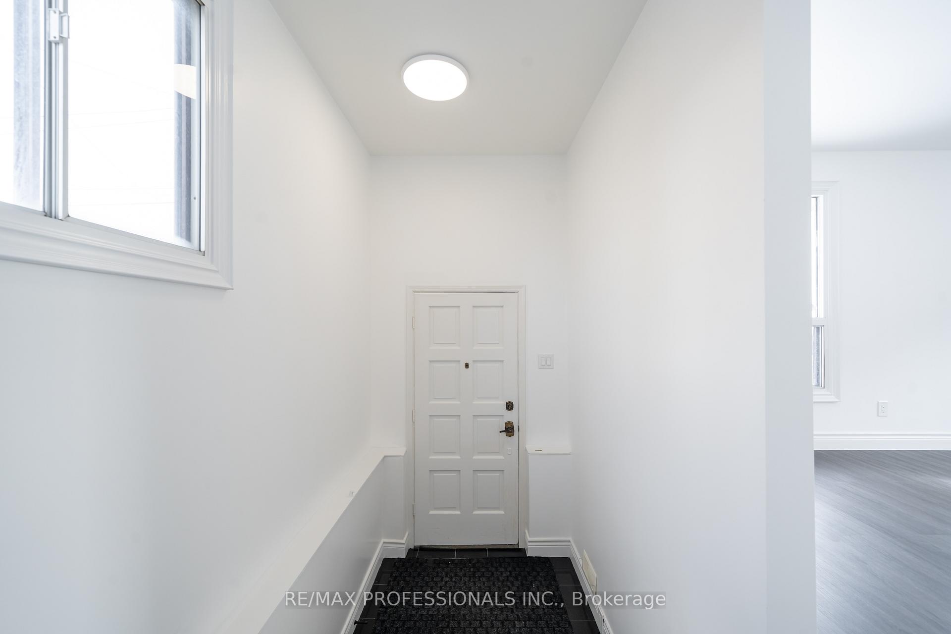 MAIN - 174 Thirtieth Street, Toronto 3