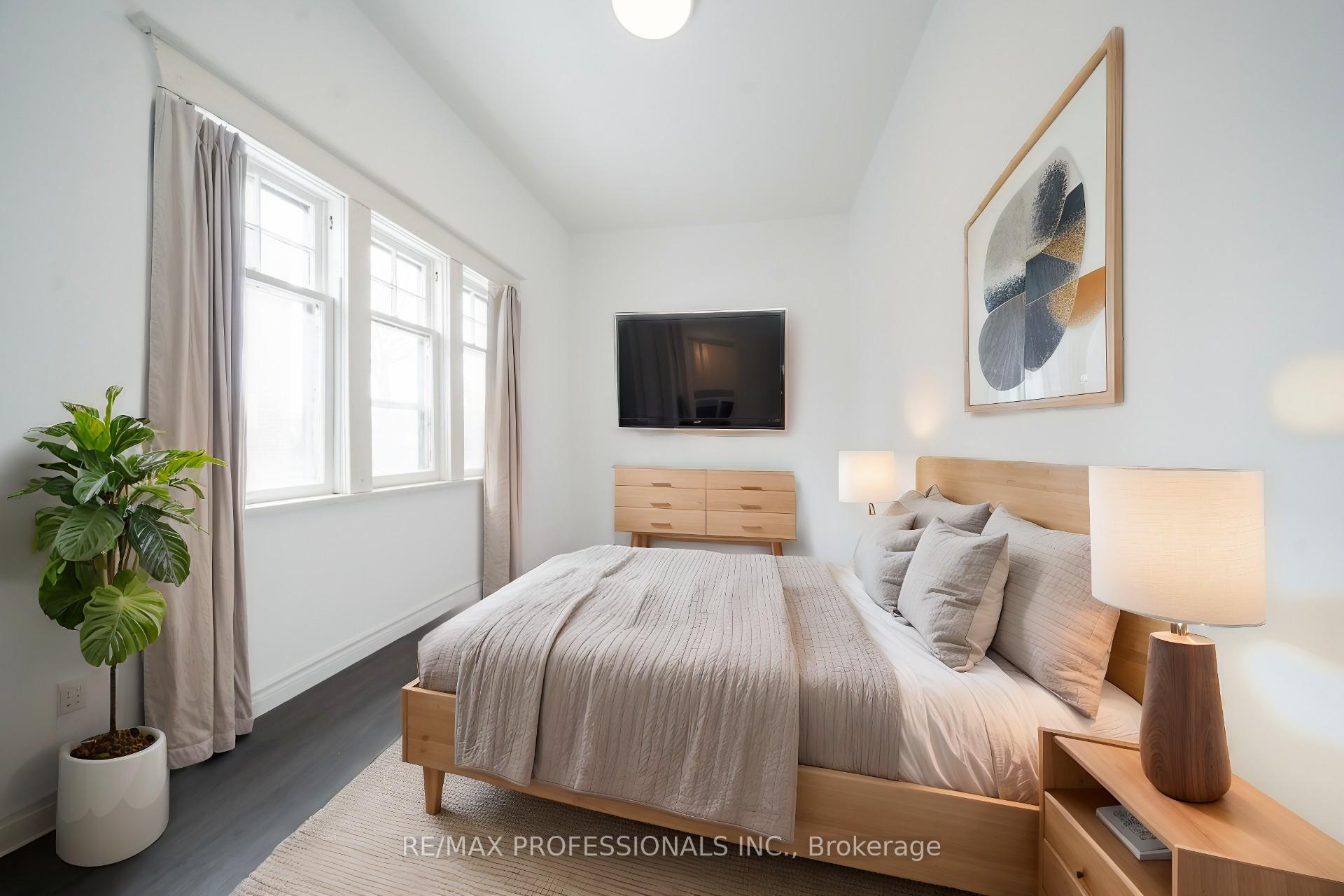 MAIN - 174 Thirtieth Street, Toronto 2