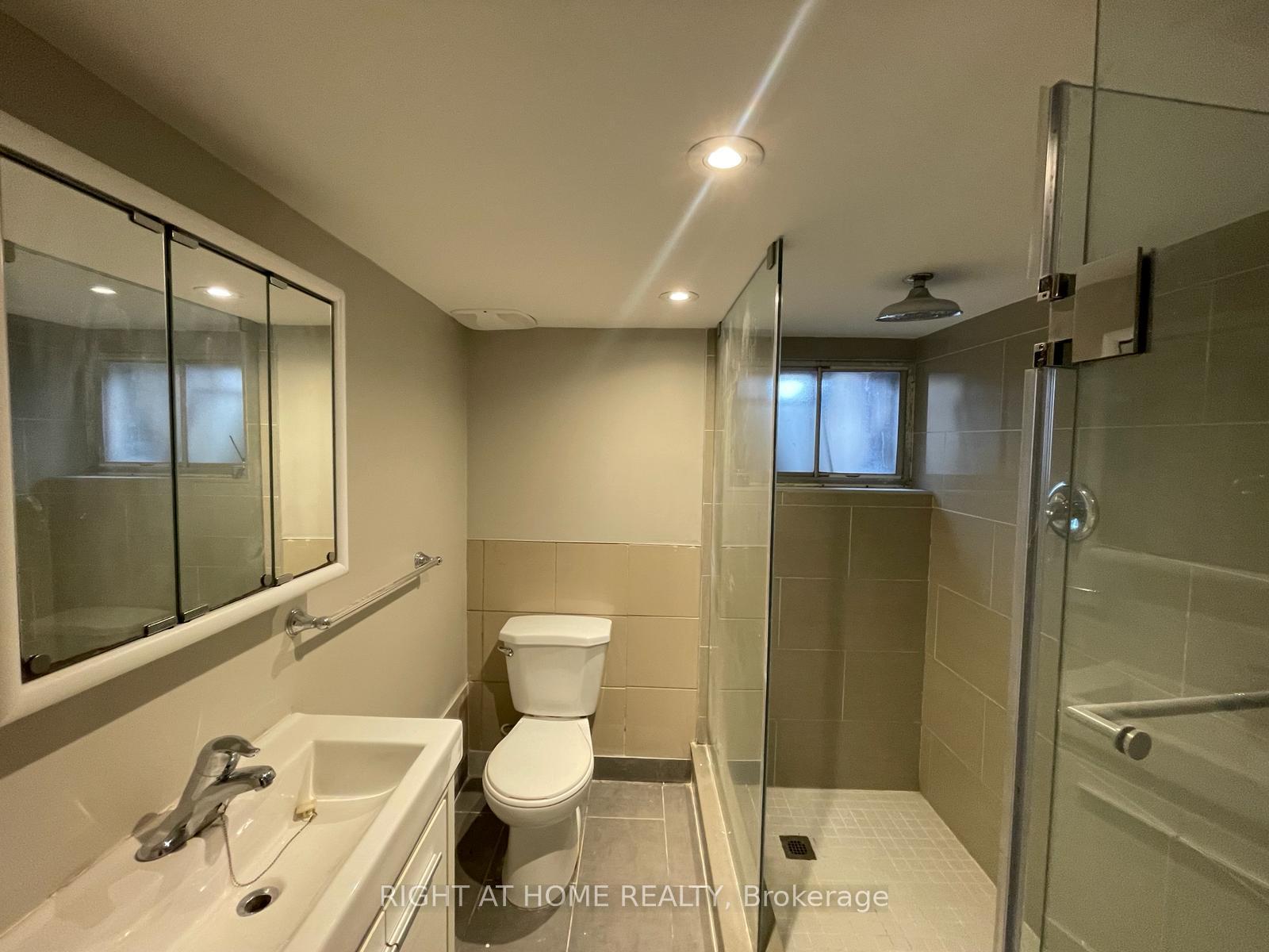 B - 807 Dupont Street, Toronto 5