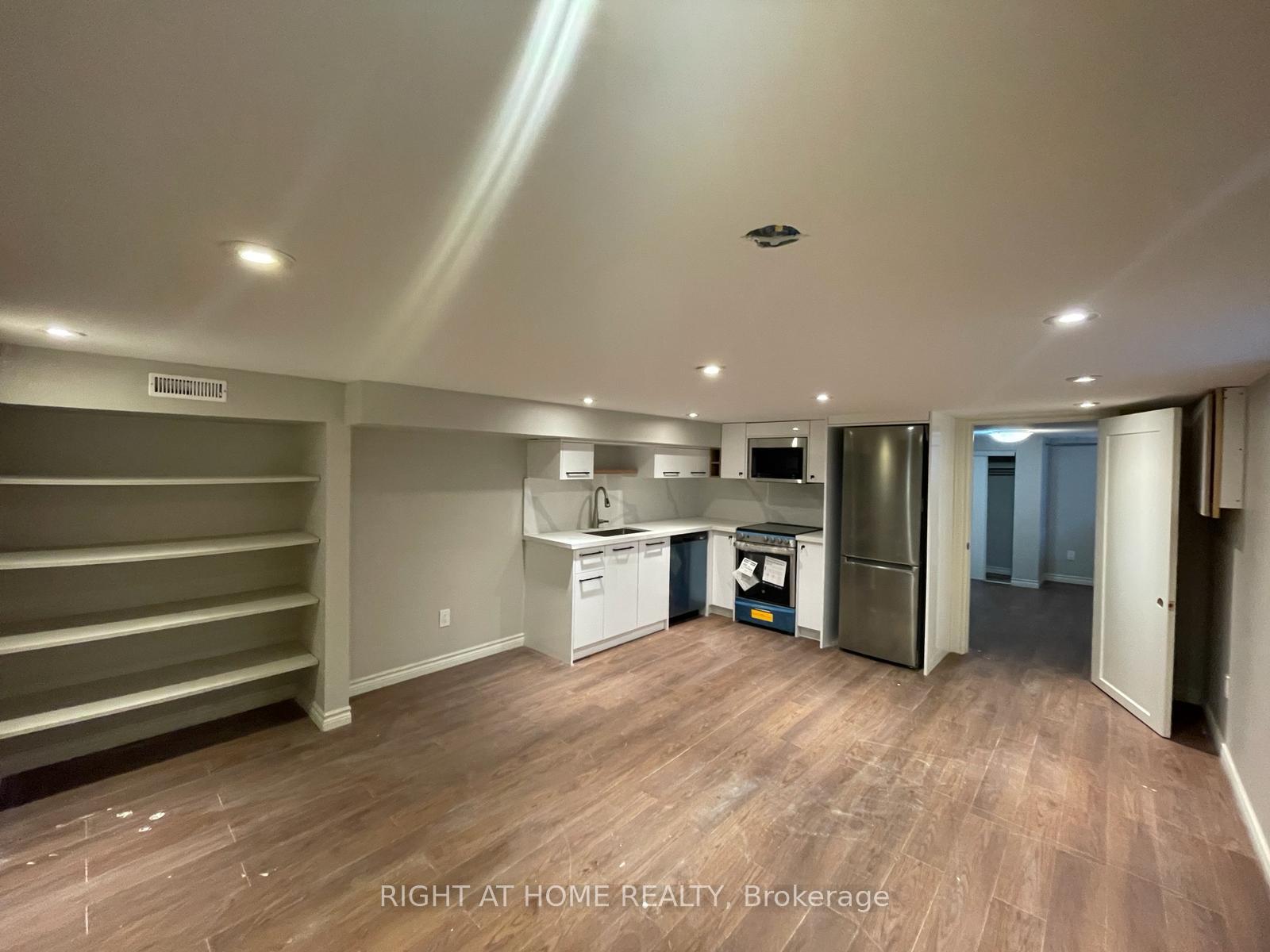 B - 807 Dupont Street, Toronto 2