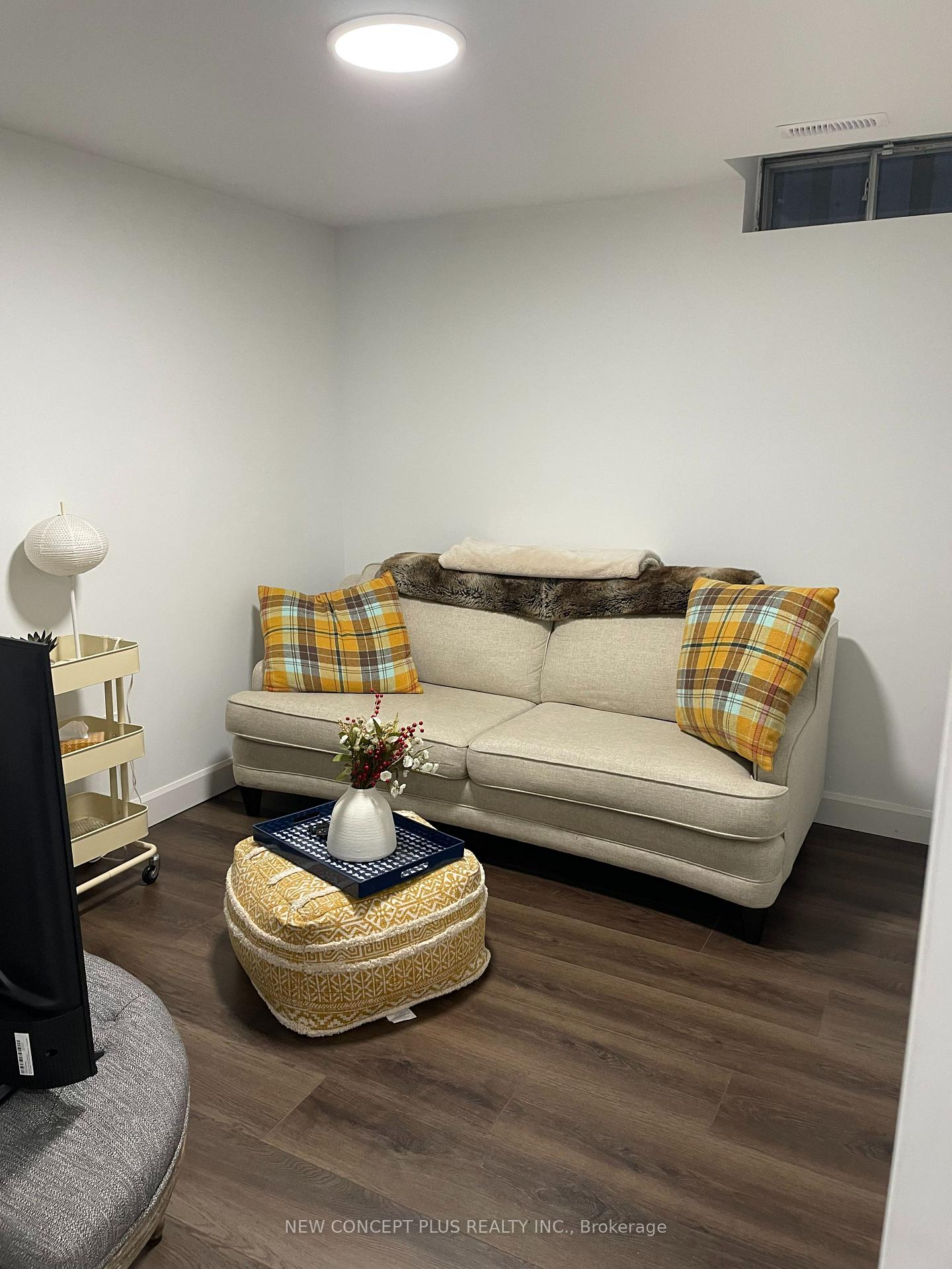 Basement - 41 Royaledge Way, Hamilton 3