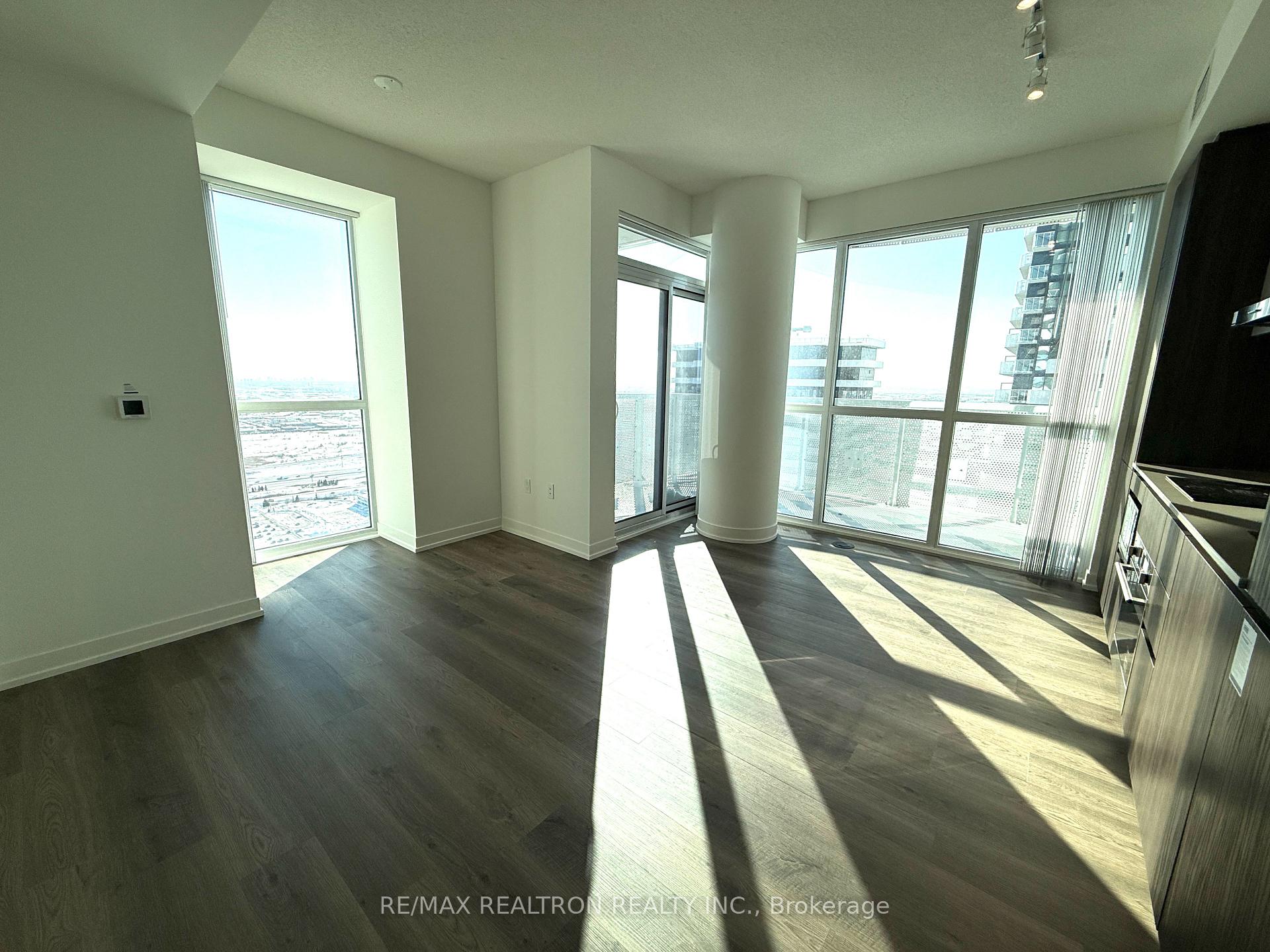 5212 - 8 Interchange Way, Vaughan 5