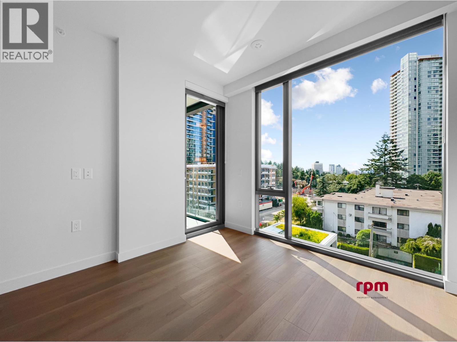 4xx 5987 WILSON AVENUE, Burnaby 4