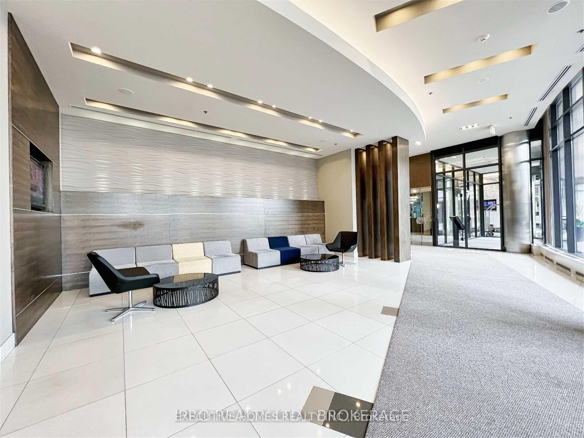 405 - 18 Harbour Street, Toronto 2