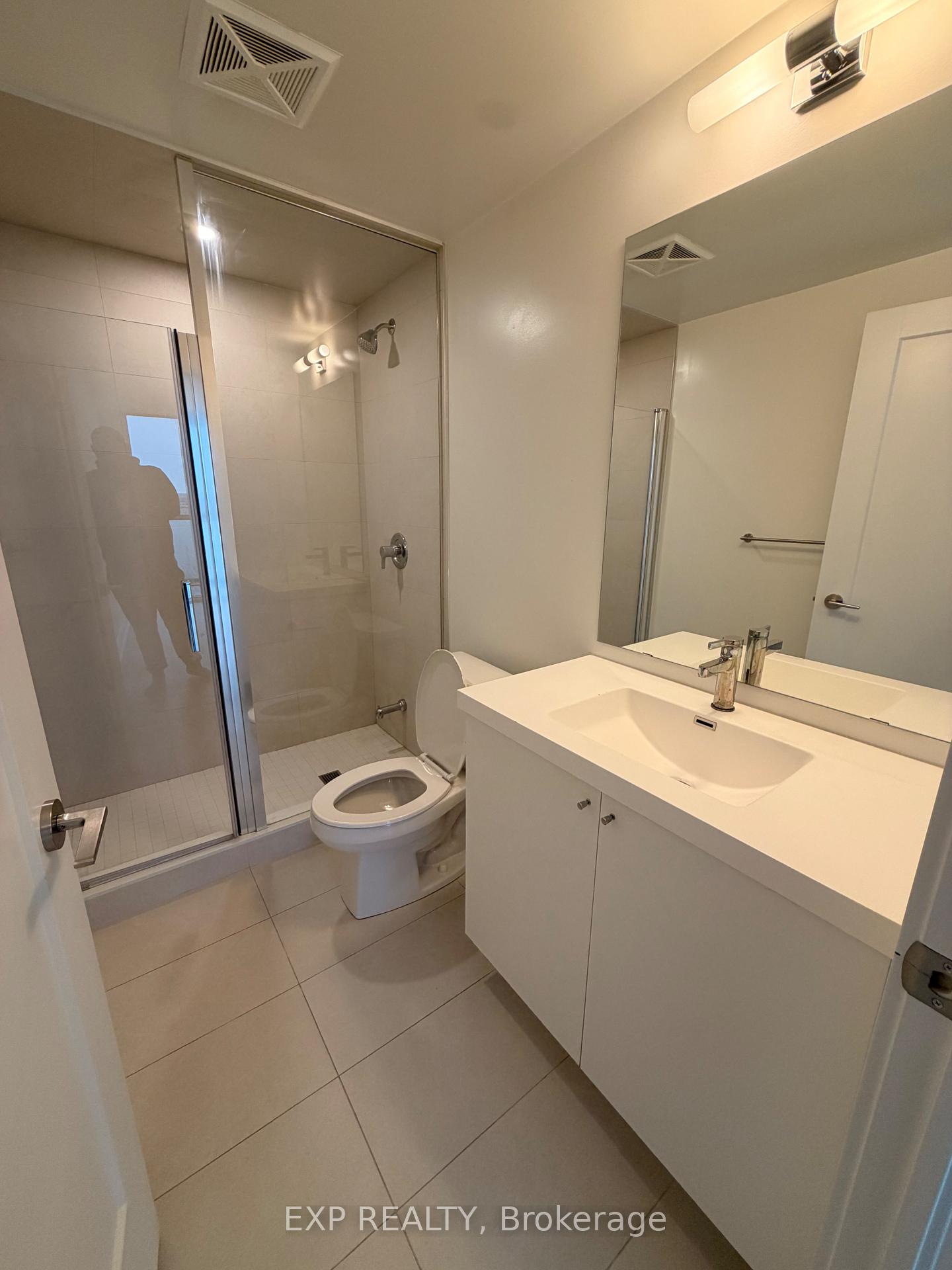 2704 - 2545 Simcoe Street N, Oshawa 5
