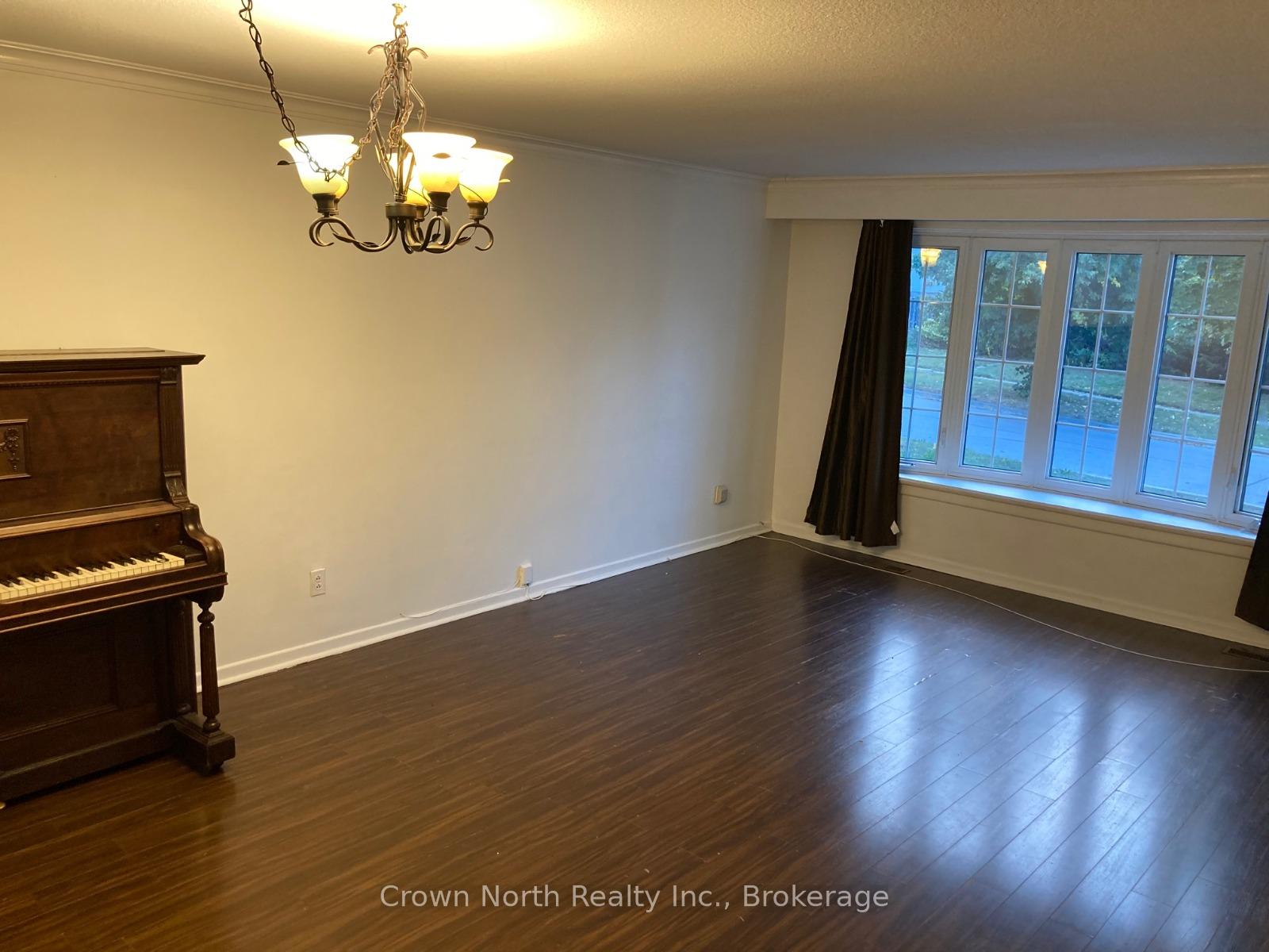 MAIN - 41 Pegasus Trail, Toronto 3