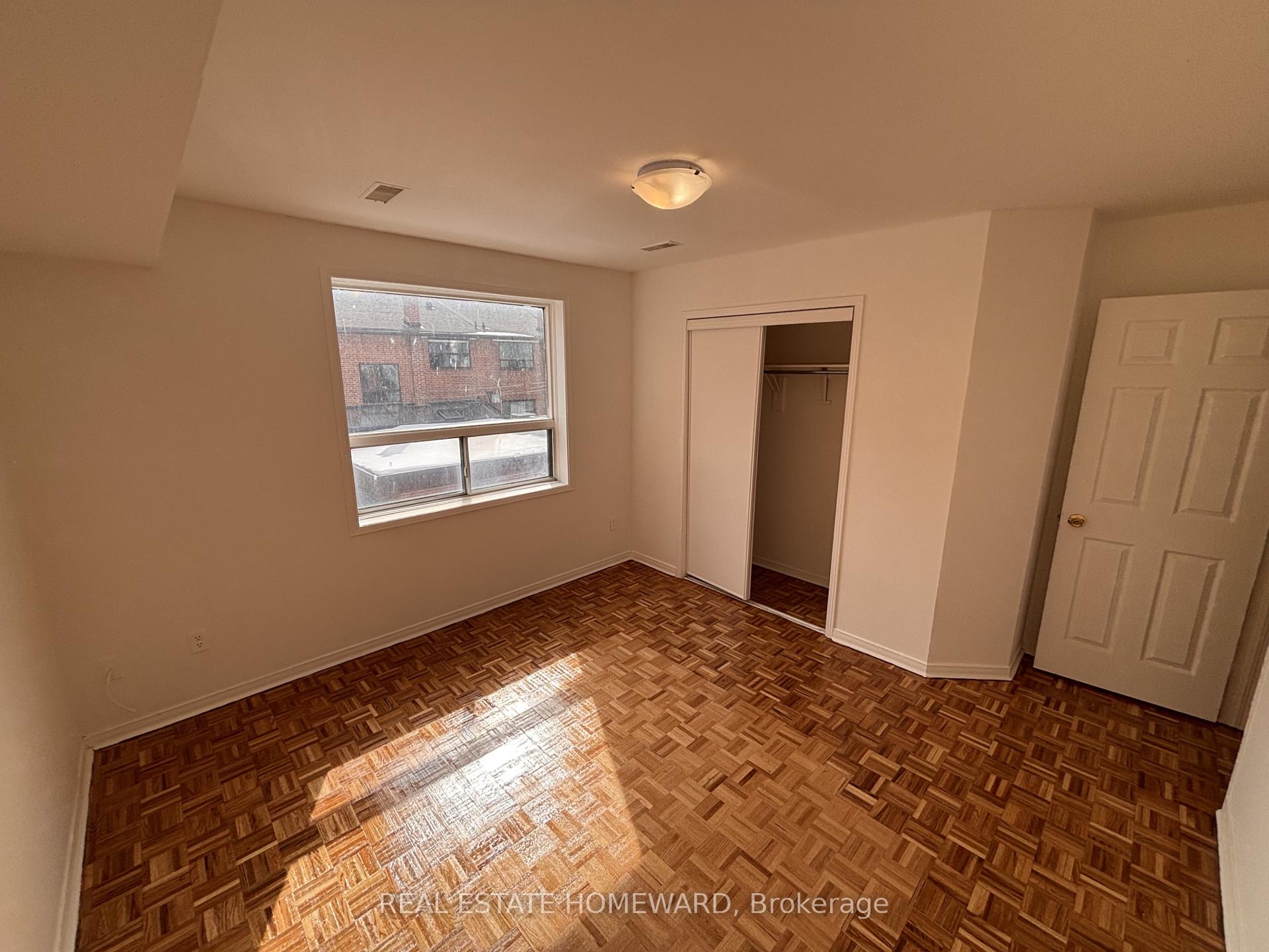 Upper - 879A Wilson Avenue, Toronto 5